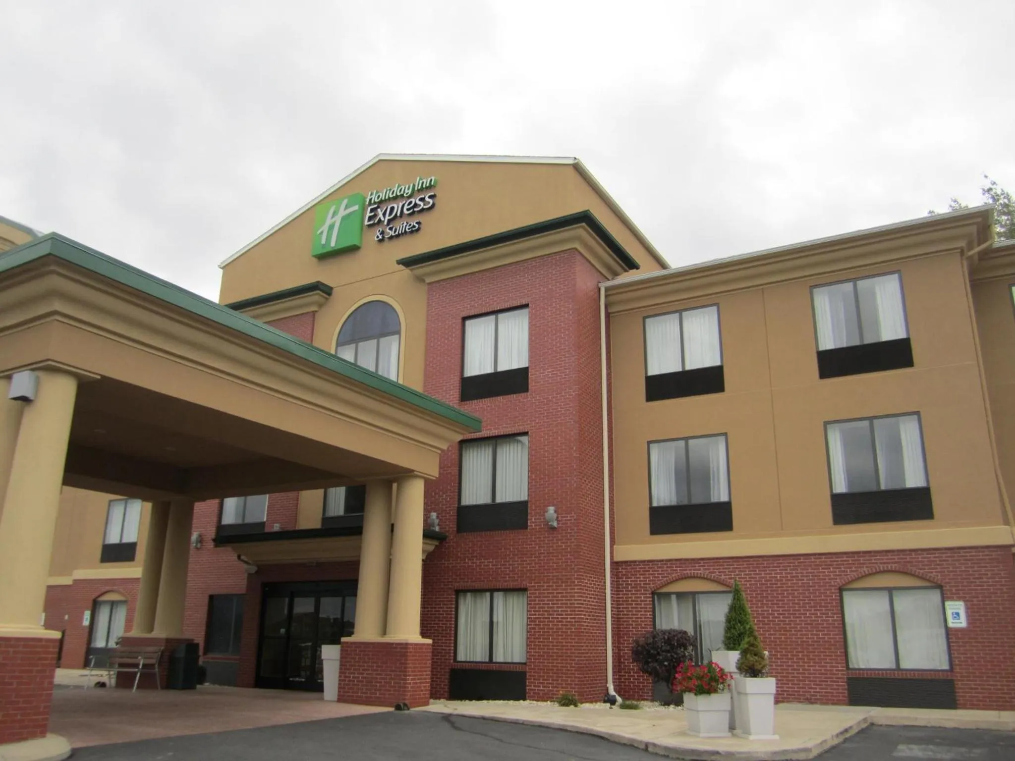 Property building in Holiday Inn Express Hotel & Suites Dubois by IHG