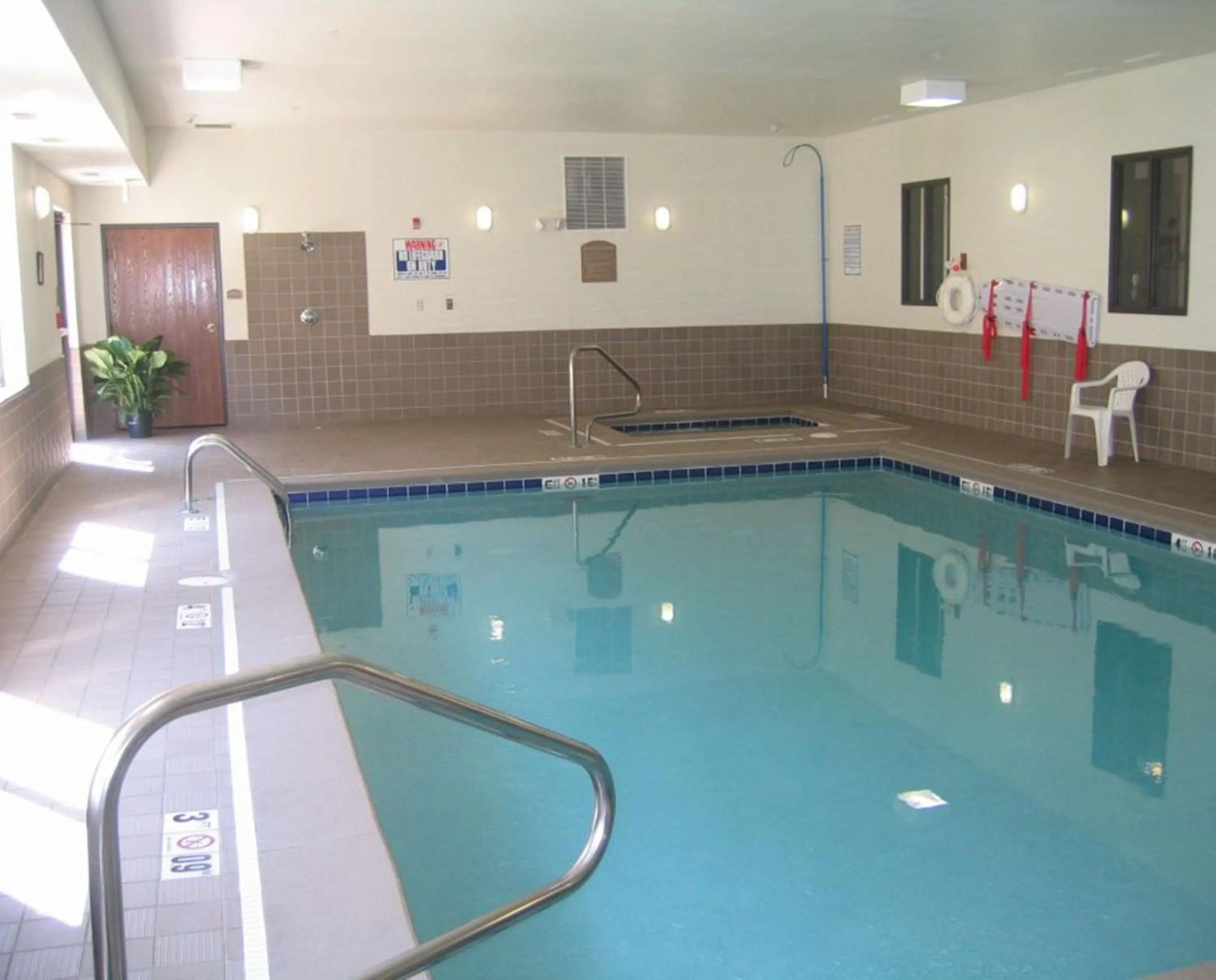 Swimming pool in Holiday Inn Express Hotel & Suites Dubois by IHG