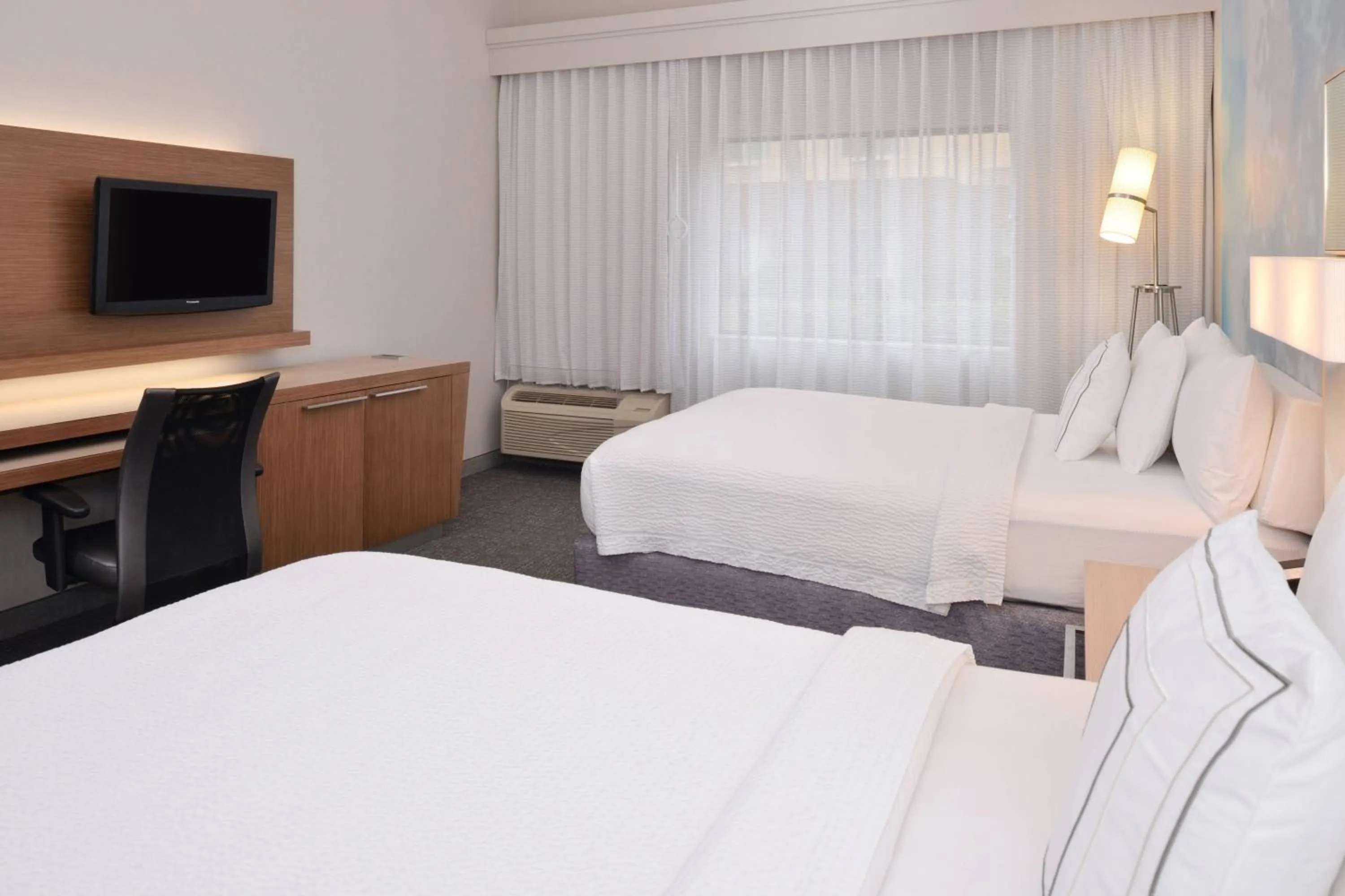 Photo of the whole room in Courtyard Beaumont