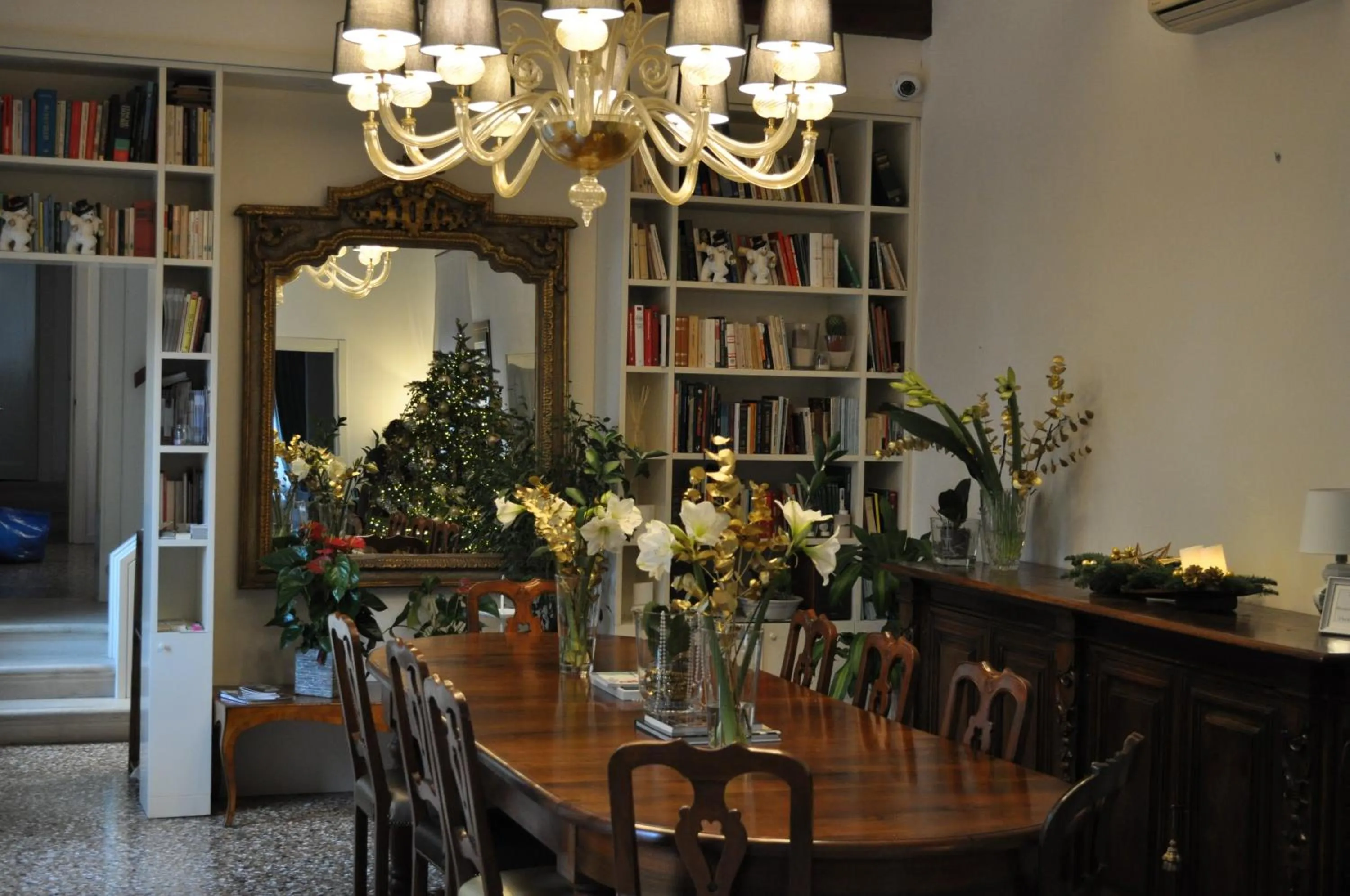 Communal lounge/ TV room in Casa Colleoni