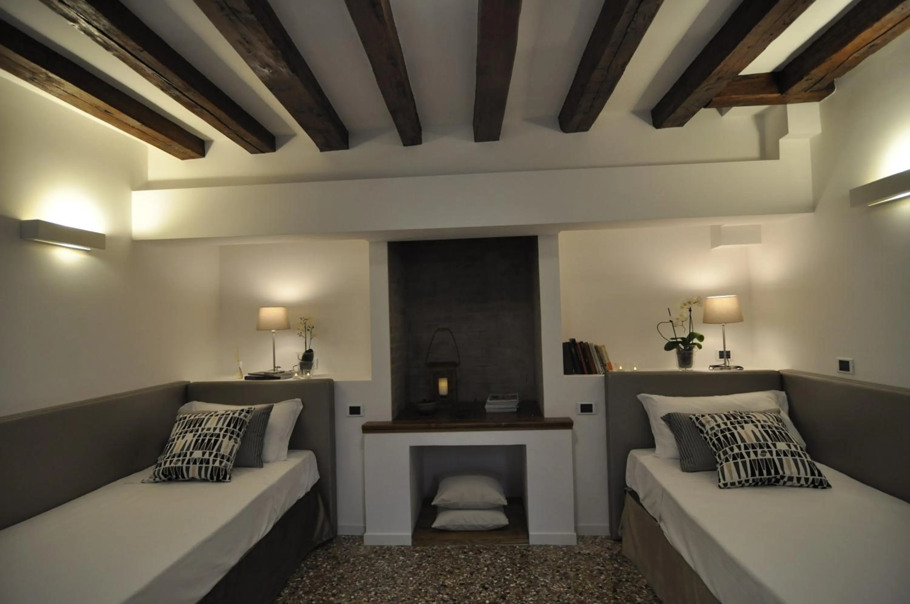 Bedroom, Bed in Casa Colleoni