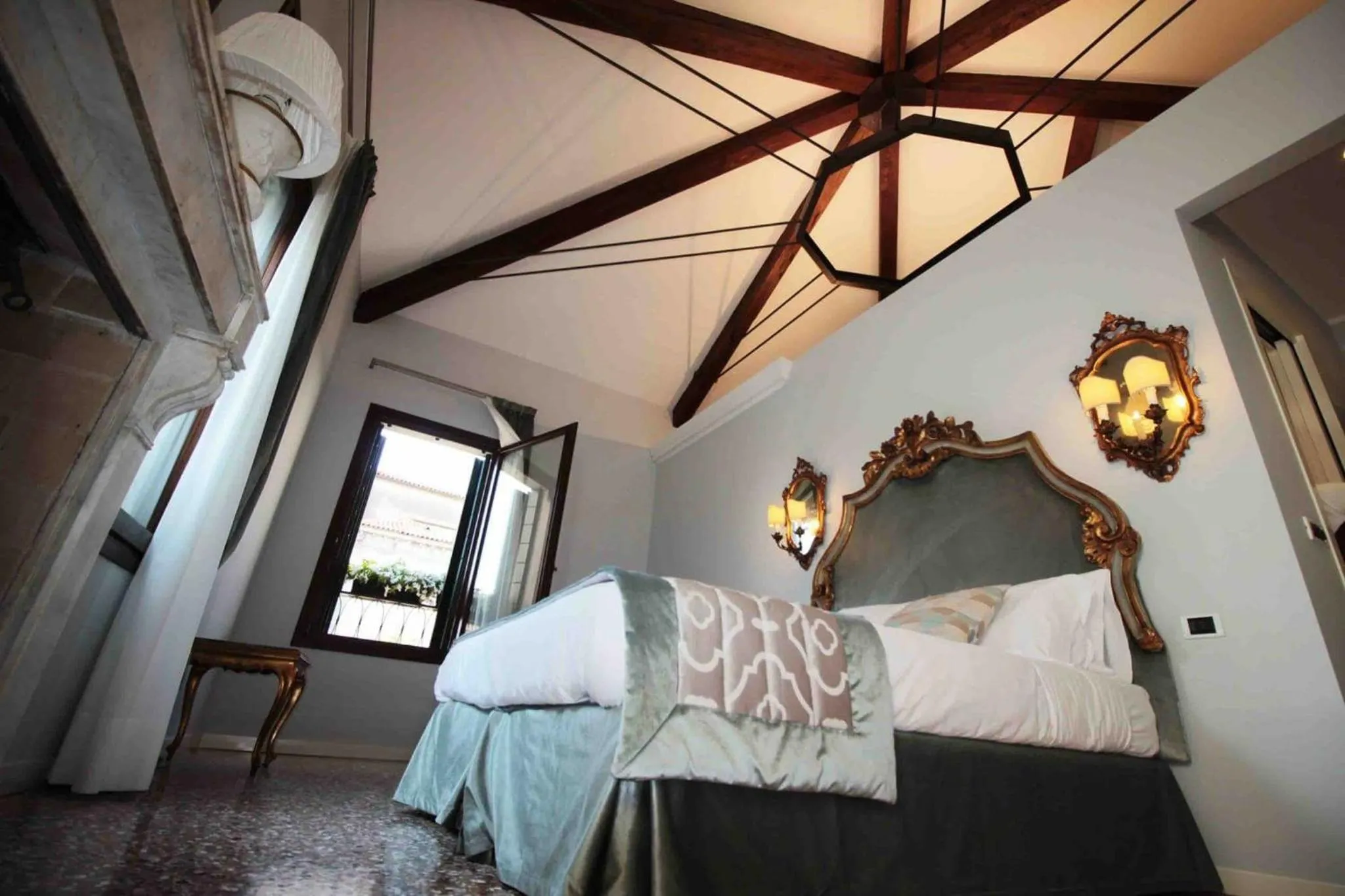 Bedroom, Bed in Casa Colleoni