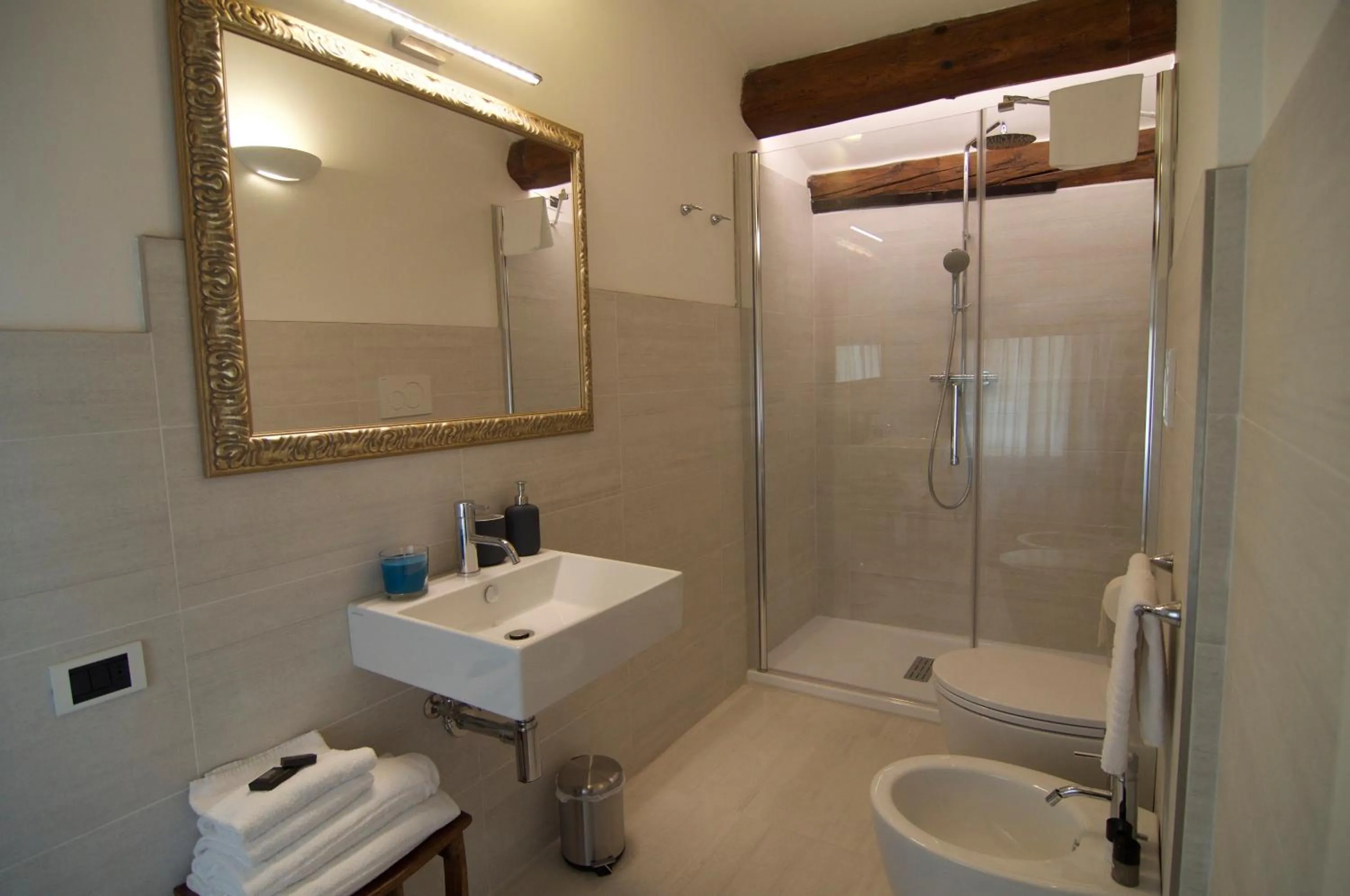 Bathroom in Casa Colleoni