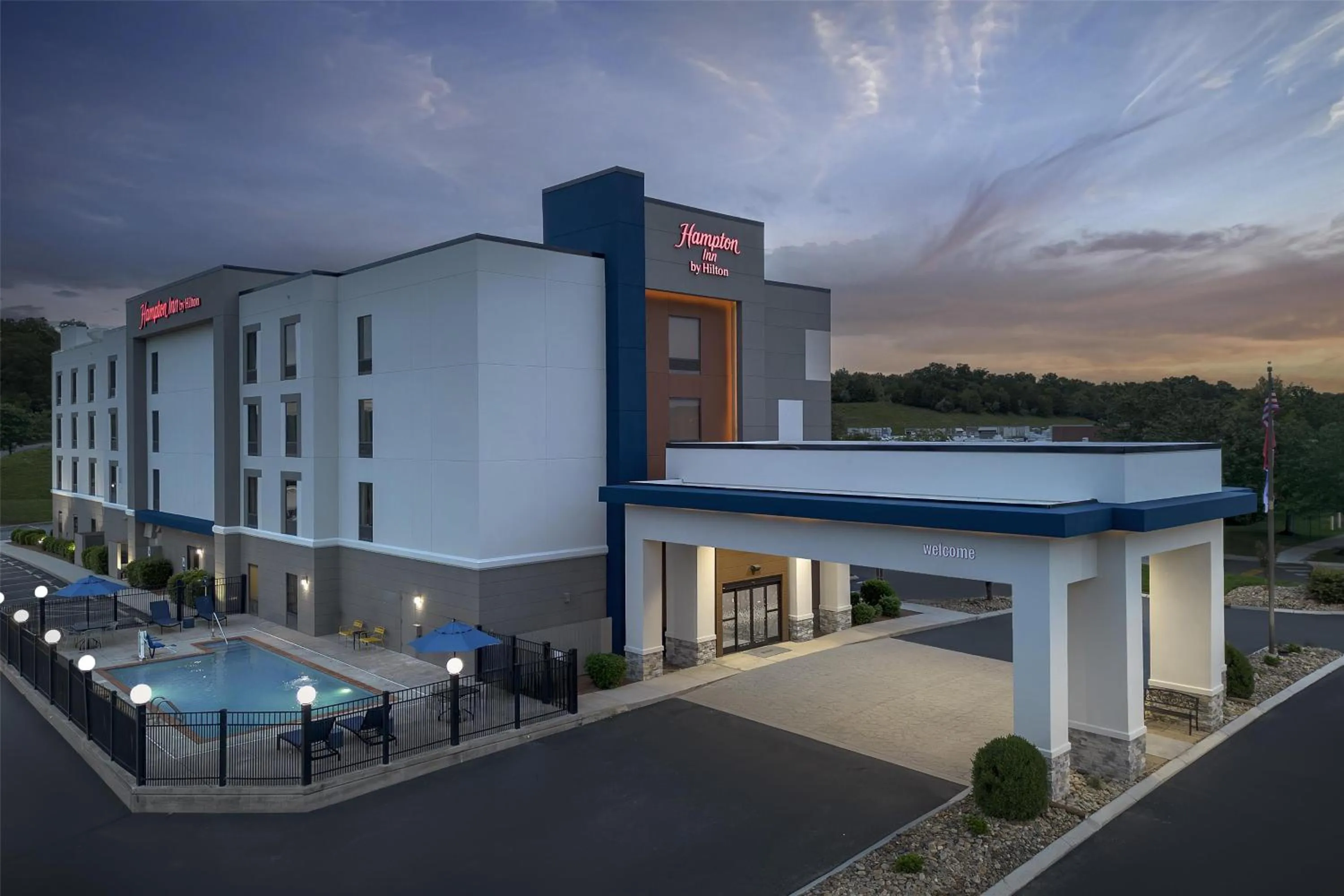 Property building in Hampton Inn Lenoir City