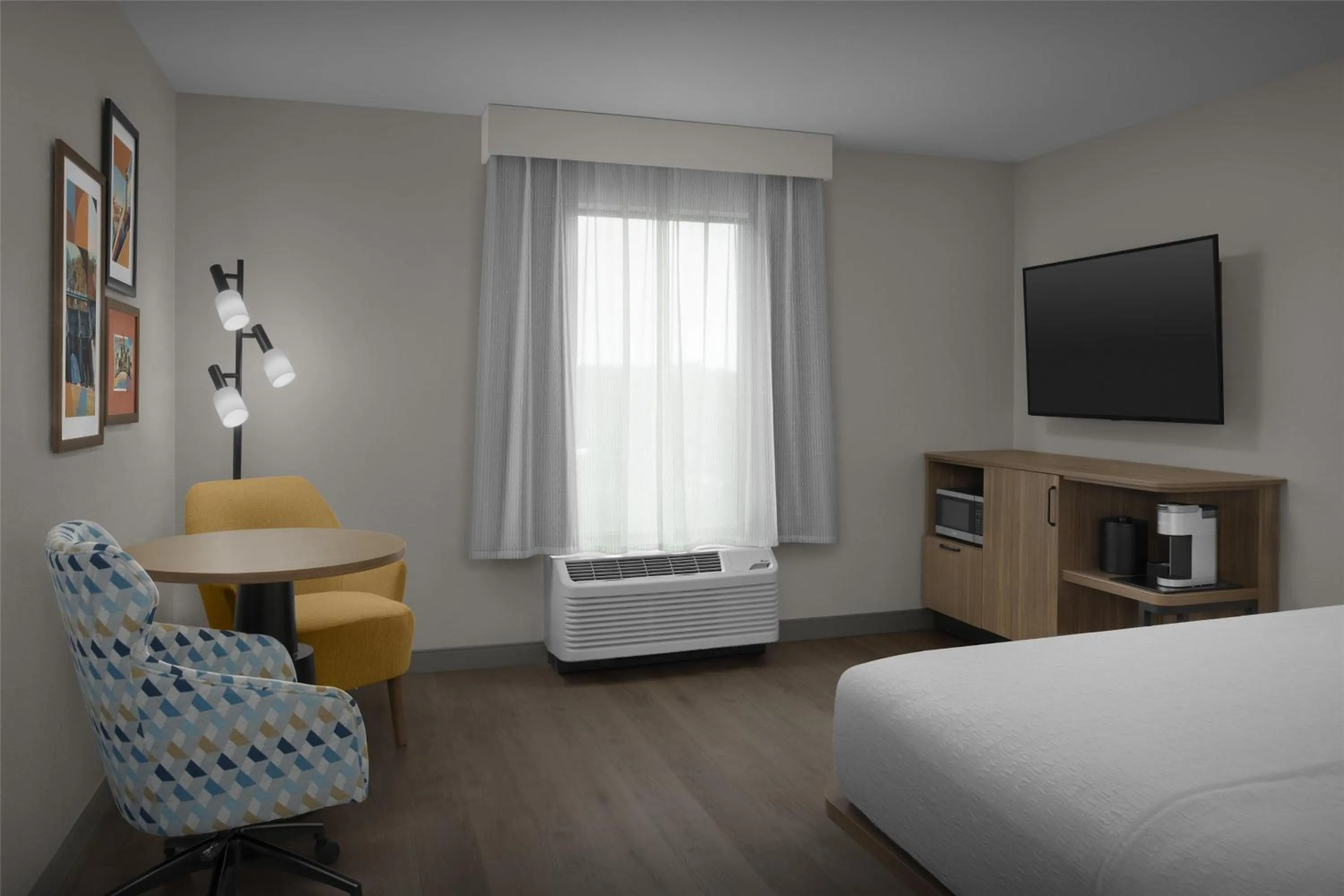 Bed in Hampton Inn Lenoir City