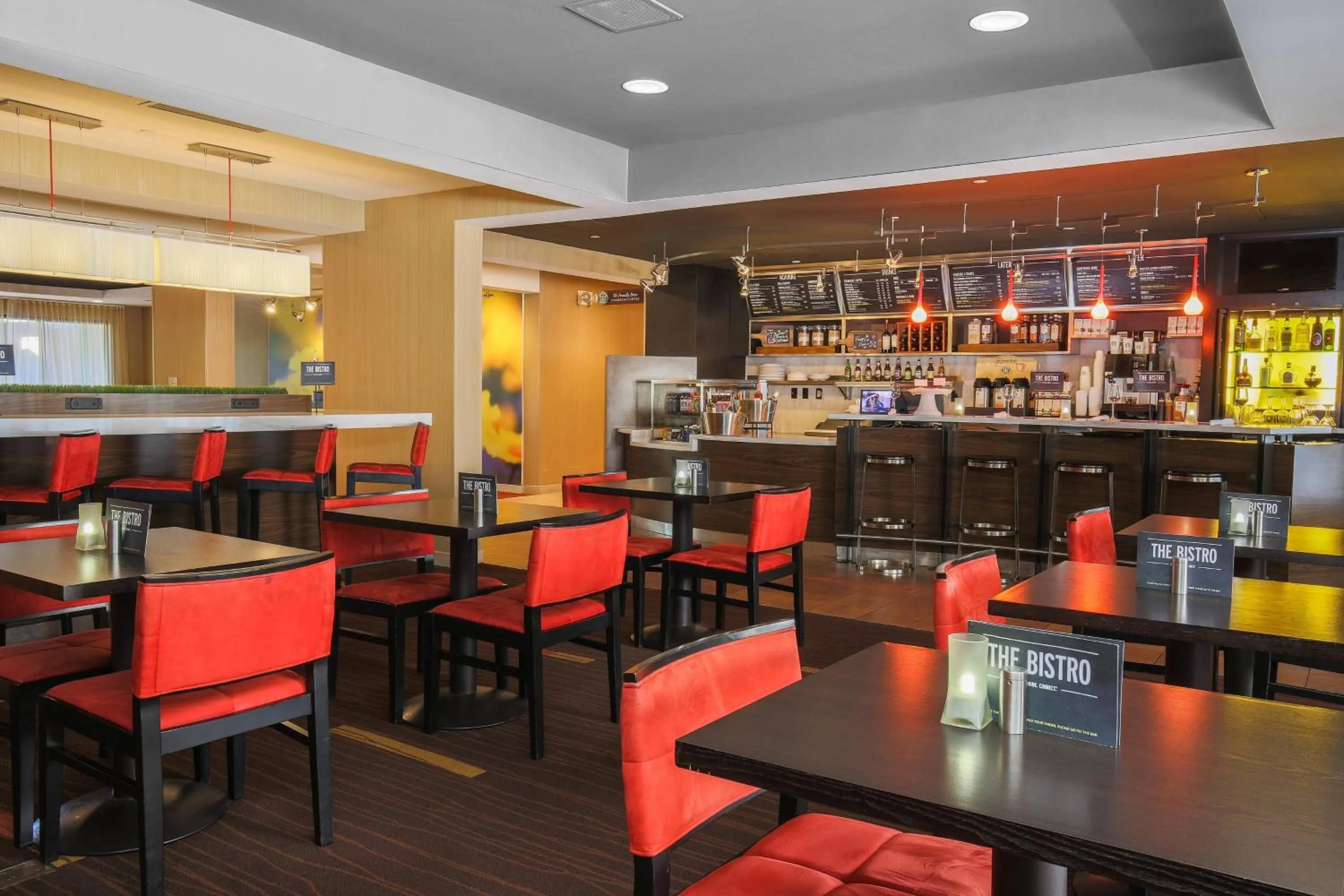 Restaurant/places to eat in Courtyard by Marriott Flint Grand Blanc