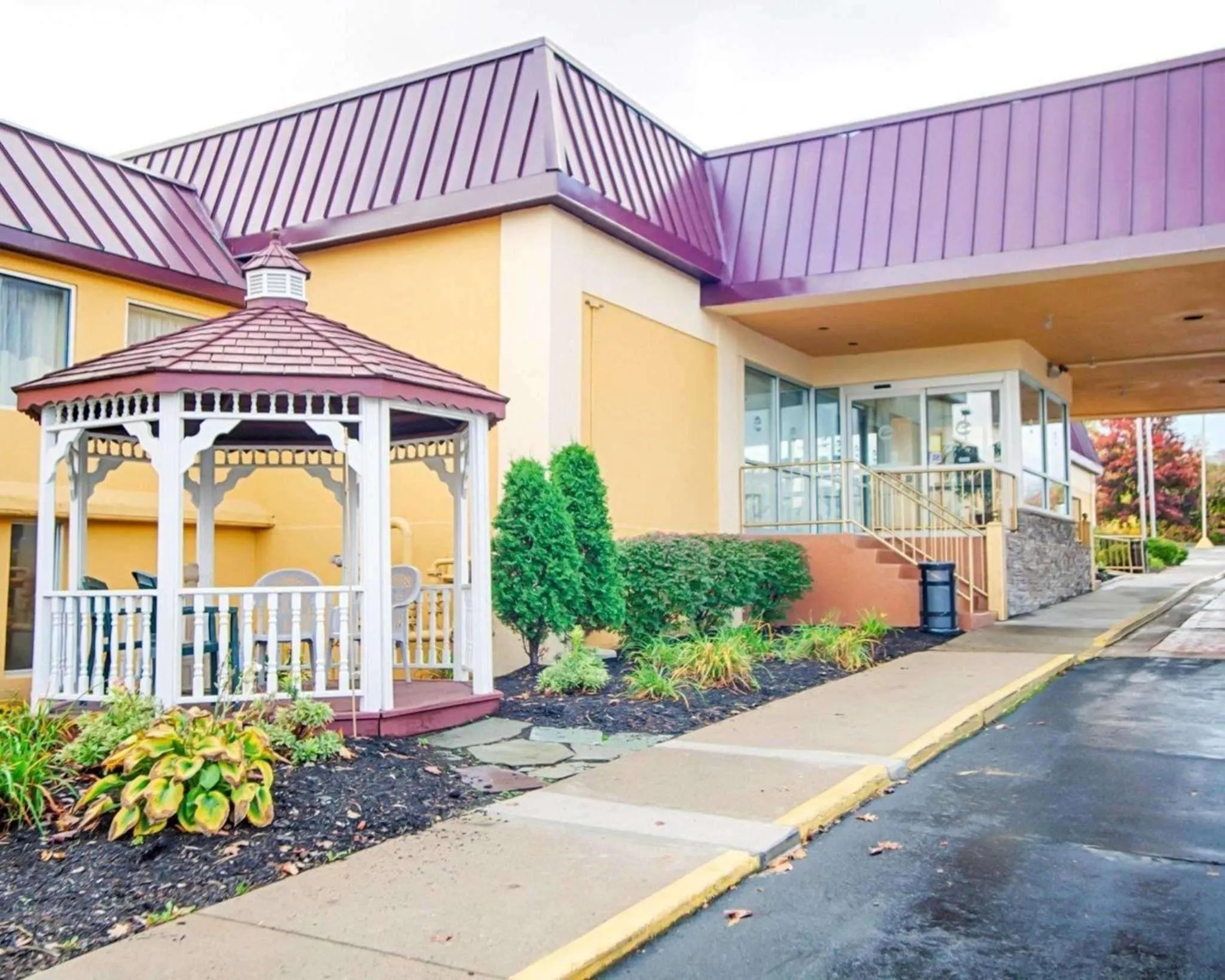 Property building in Quality Inn & Suites Syracuse Fairgrounds