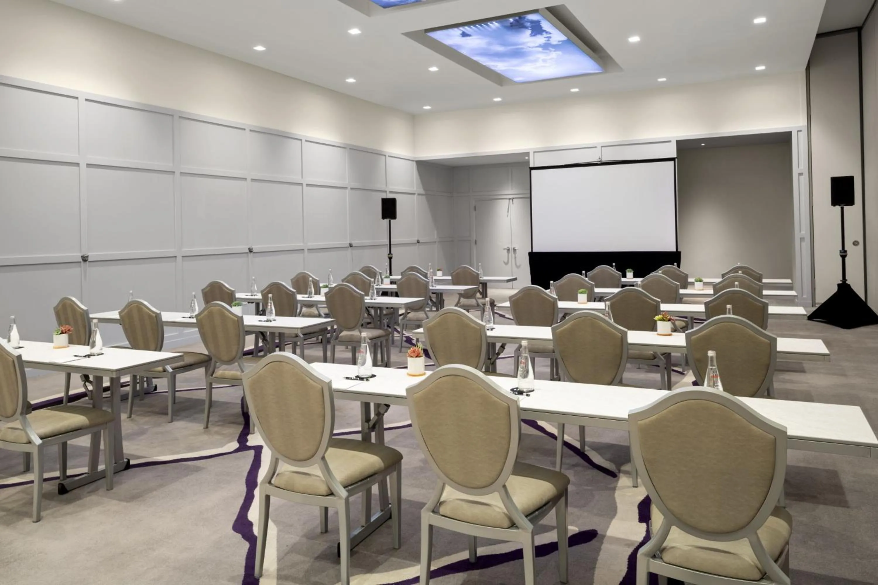 Meeting/conference room in Dua Miami, Autograph Collection