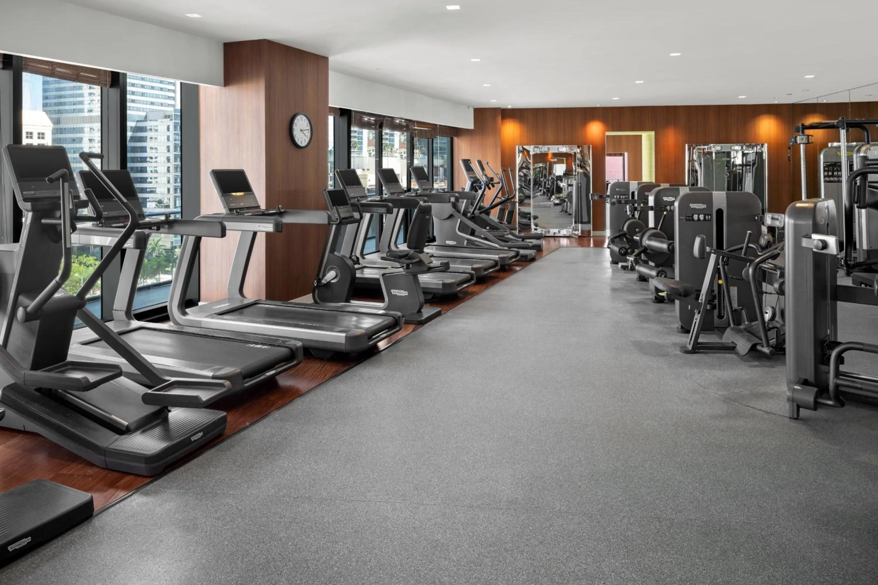 Fitness centre/facilities in Dua Miami, Autograph Collection