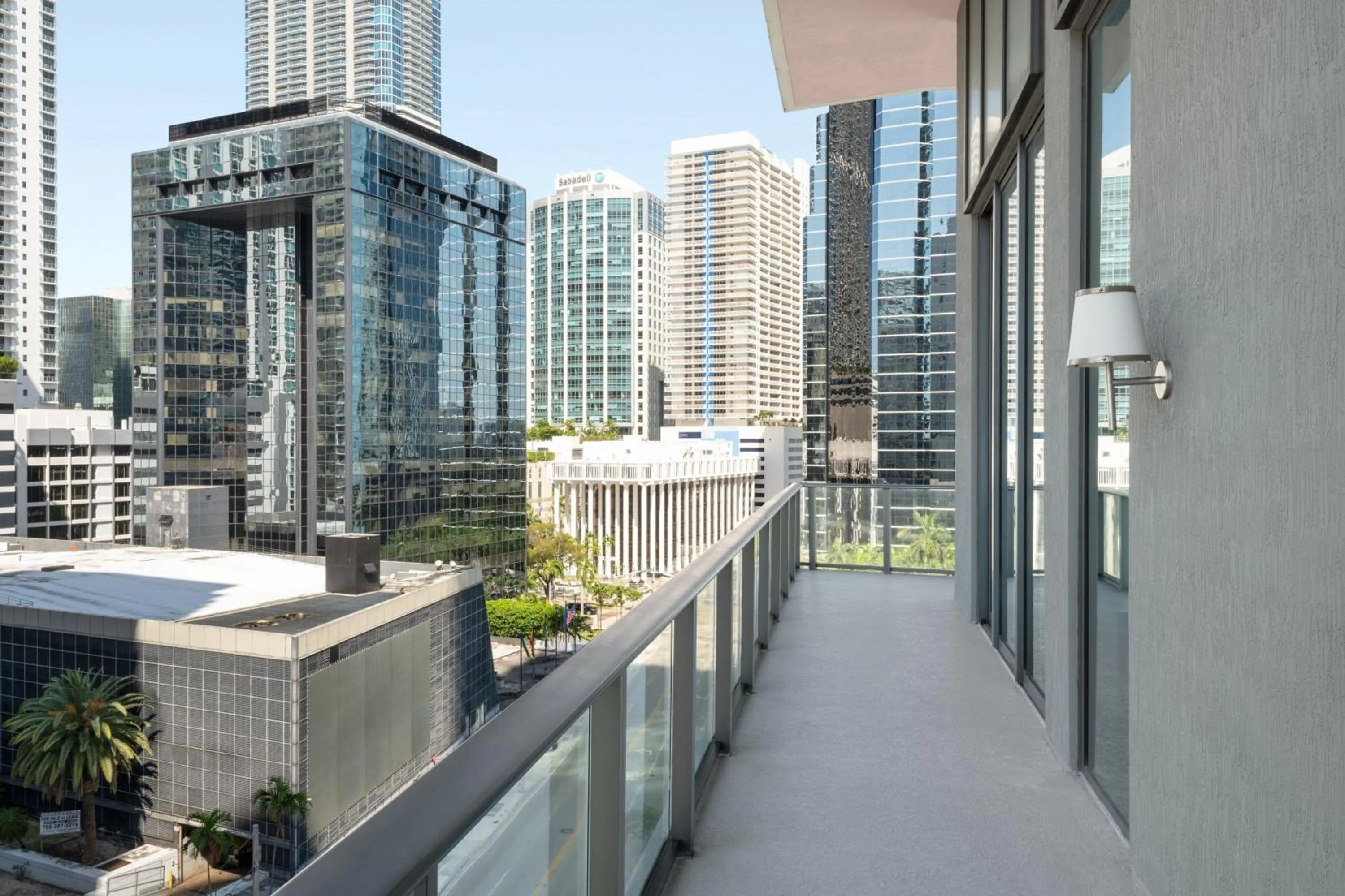 Photo of the whole room in Dua Miami, Autograph Collection