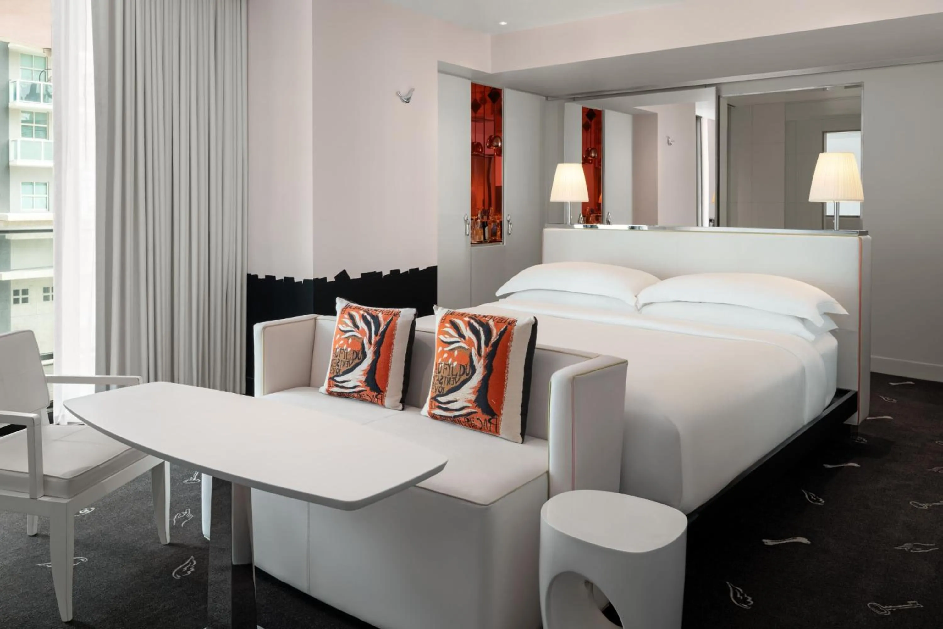 Photo of the whole room, Bed in Dua Miami, Autograph Collection