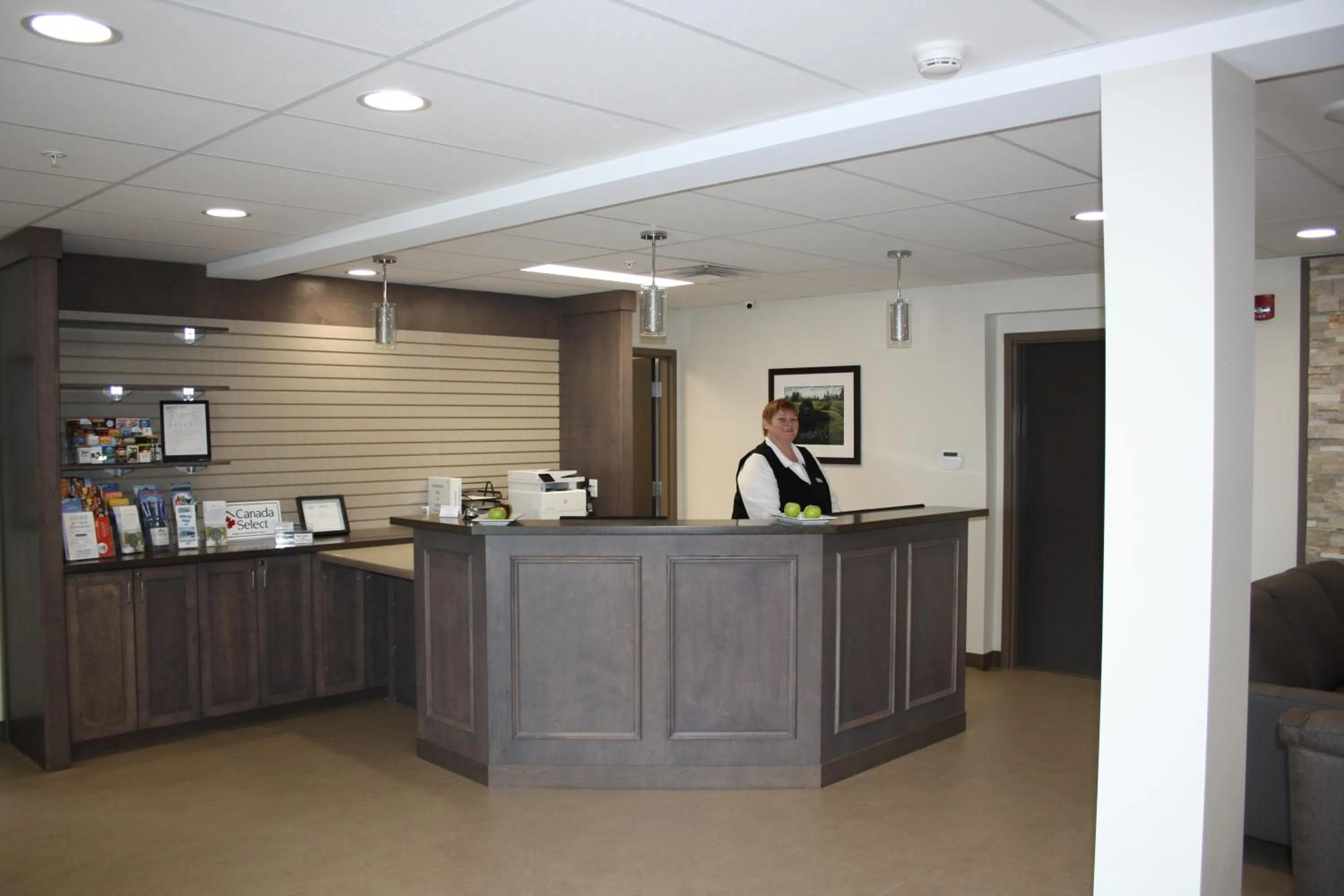 Lobby or reception in Crossroads Inn & Suites