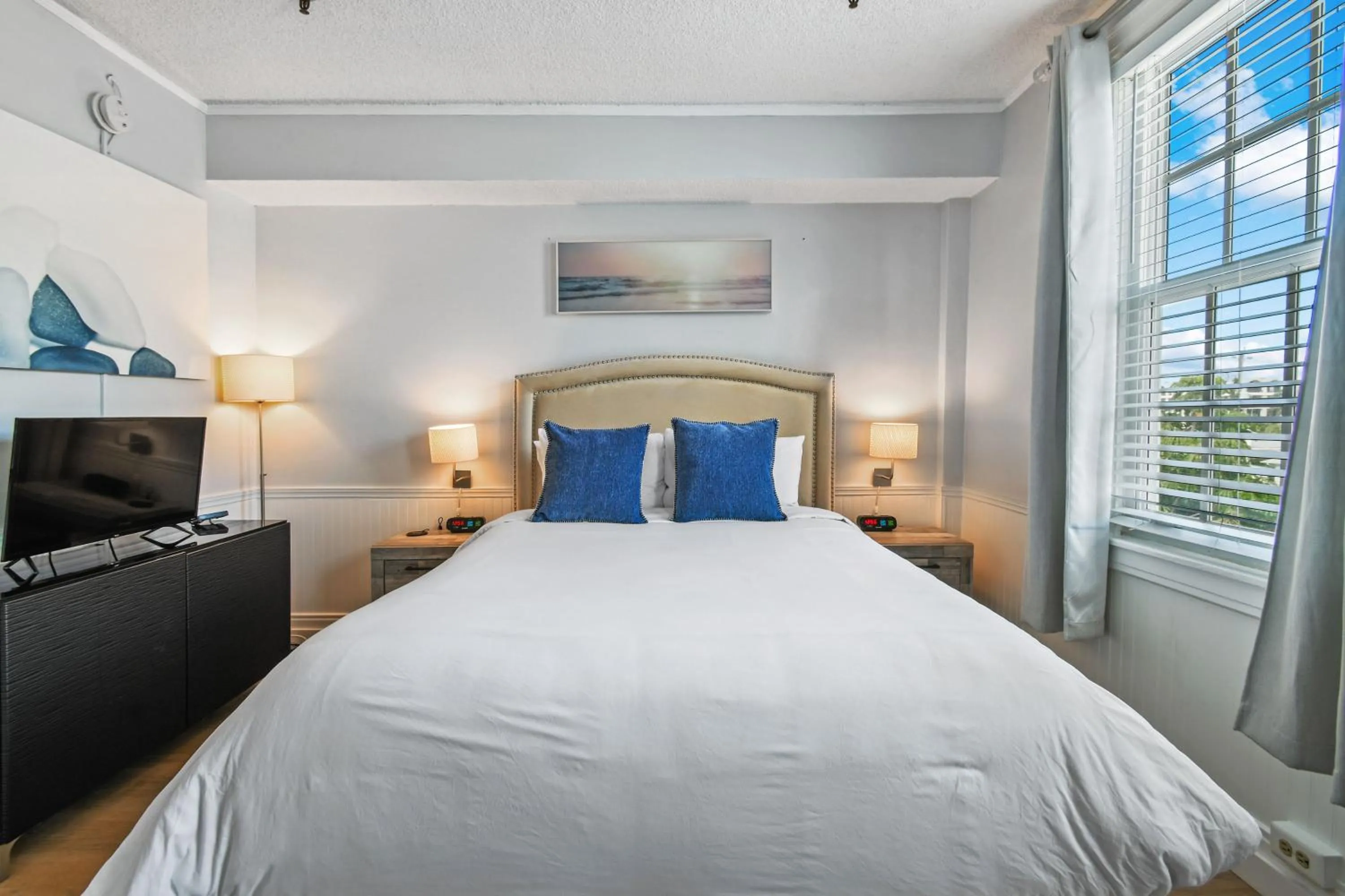 Bed in Tropicals of Palm Beach