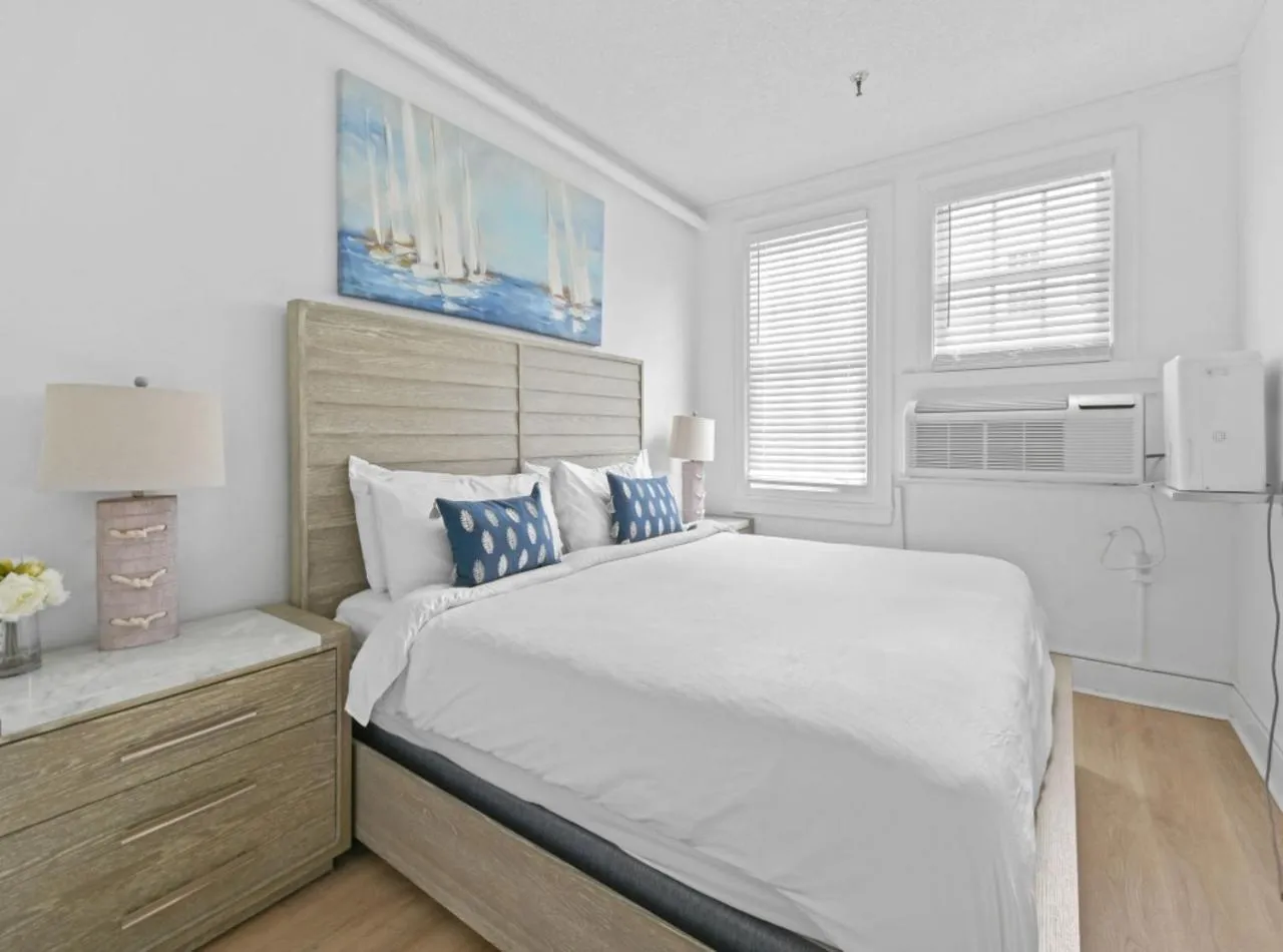 Bed in Tropicals of Palm Beach