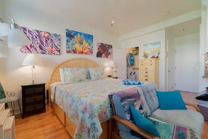 Bed in Tropicals of Palm Beach