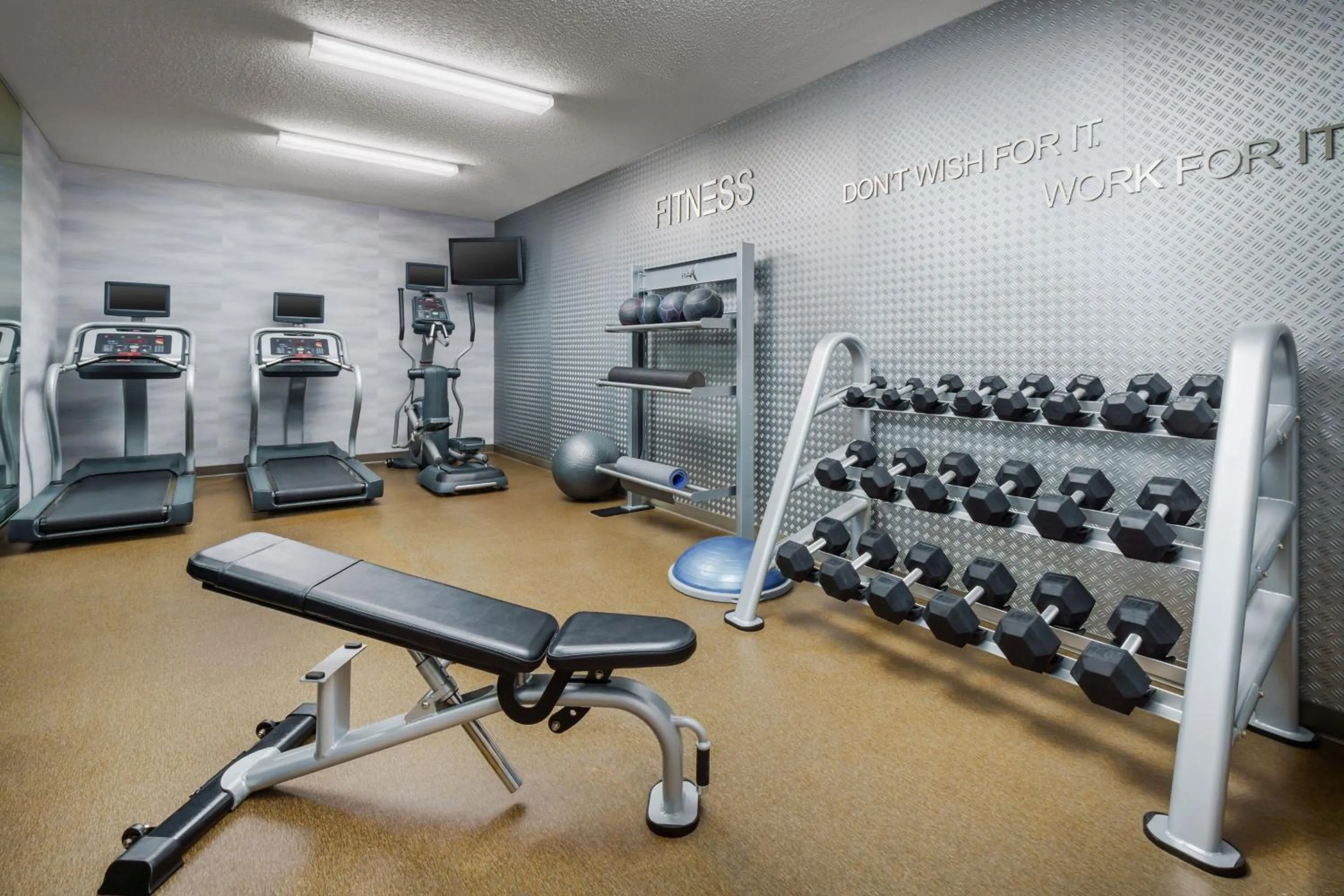 Fitness centre/facilities in Fairfield Inn and Suites by Marriott Houston The Woodlands