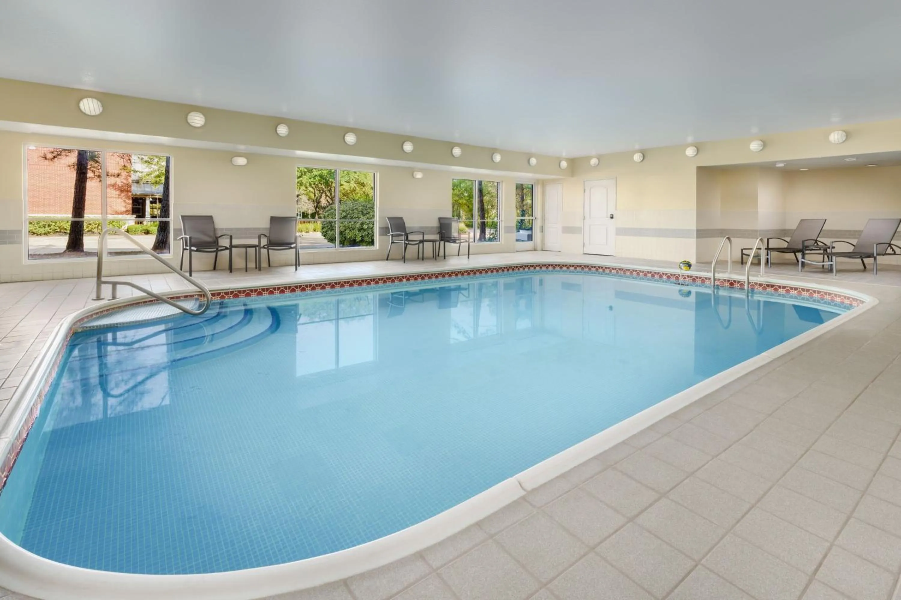 Swimming pool in Fairfield Inn and Suites by Marriott Houston The Woodlands