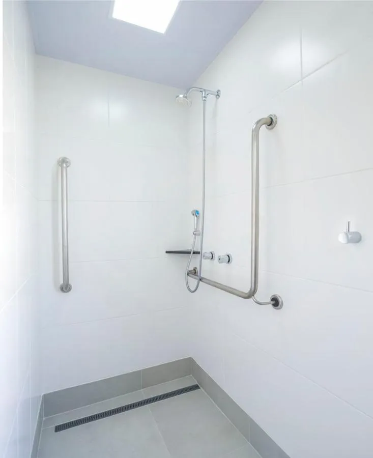 Bathroom in Castelmar Hotel