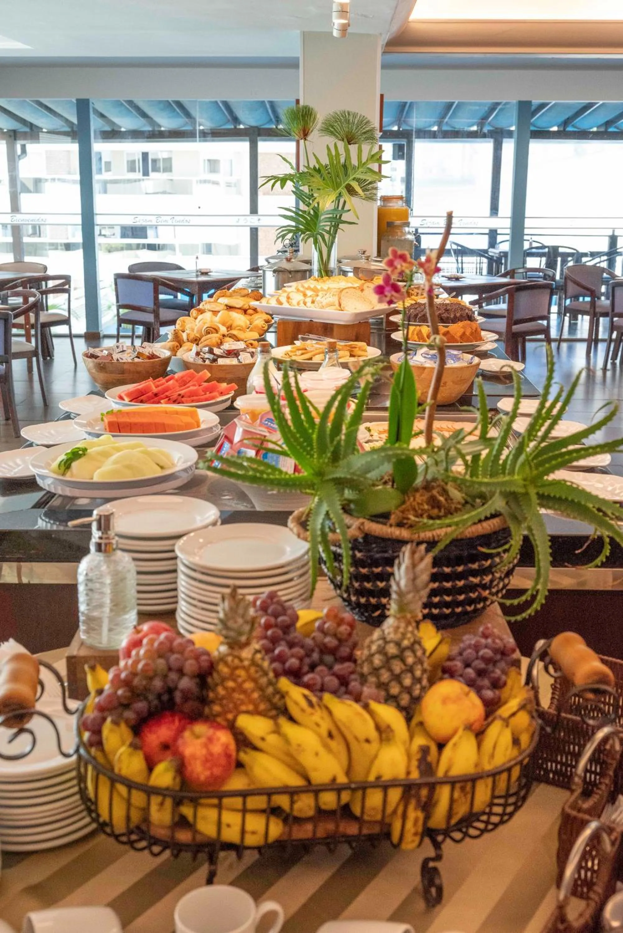 Restaurant/places to eat in Castelmar Hotel