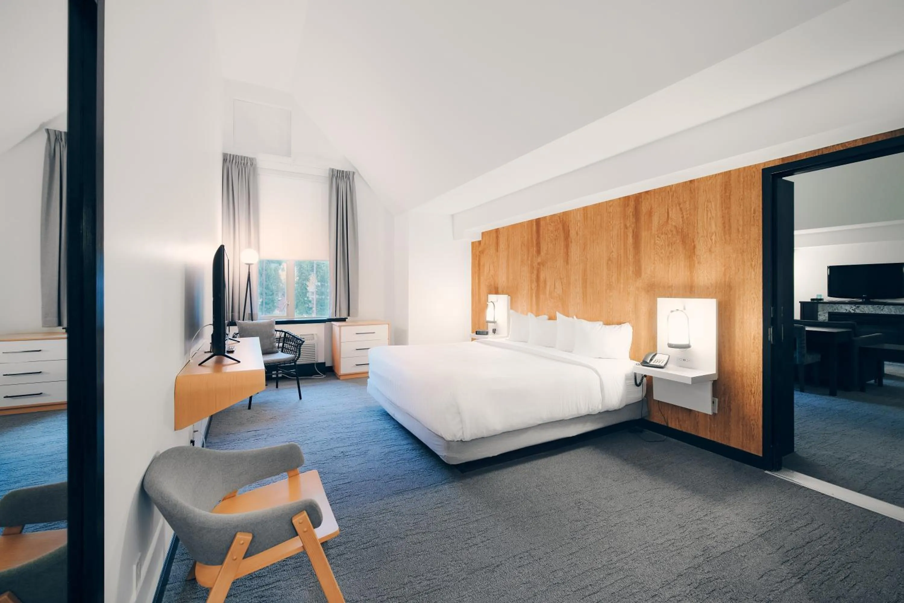 Bedroom, Bed in Aava Whistler Hotel