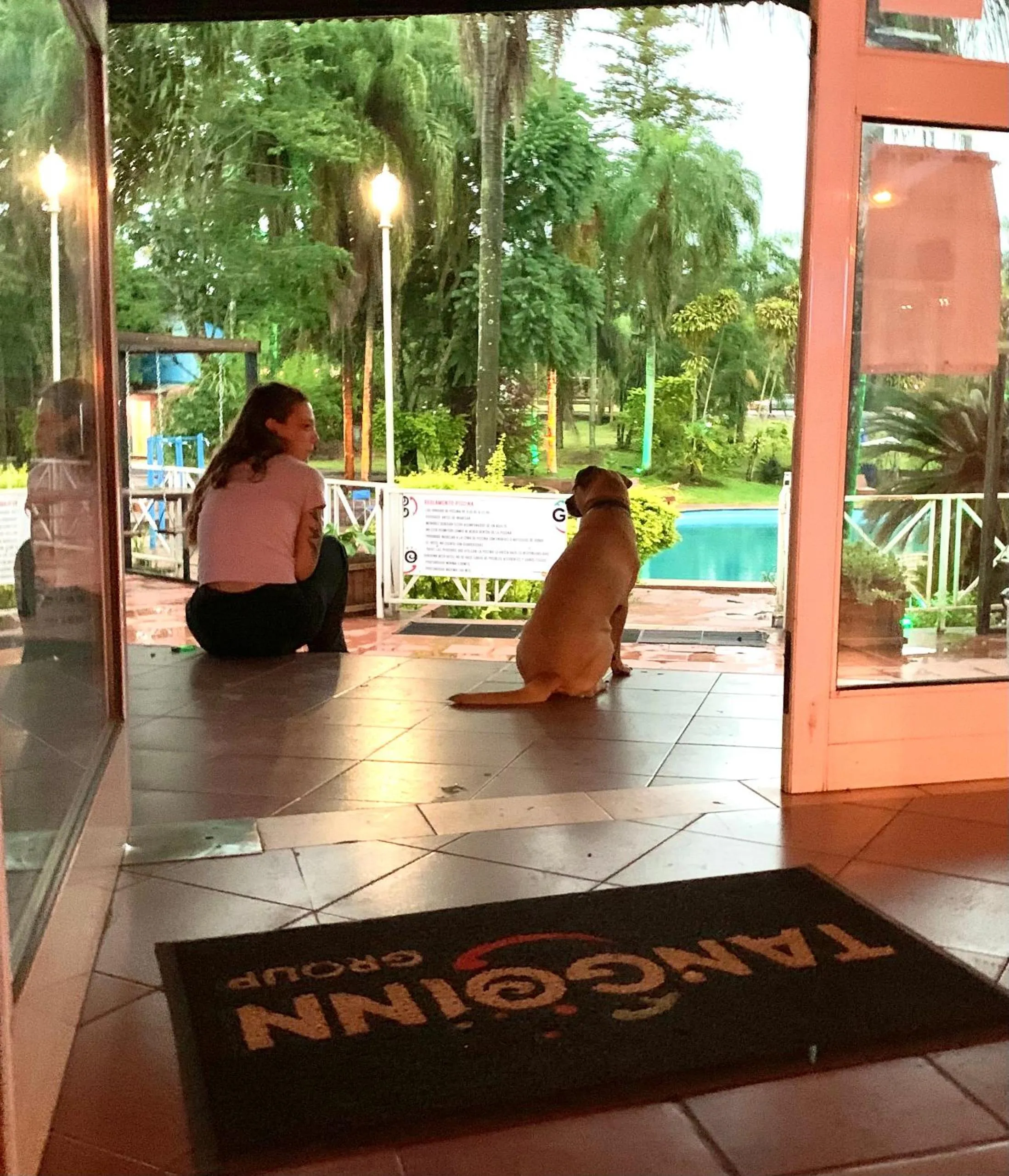 Patio in Beer Hotel Iguazú