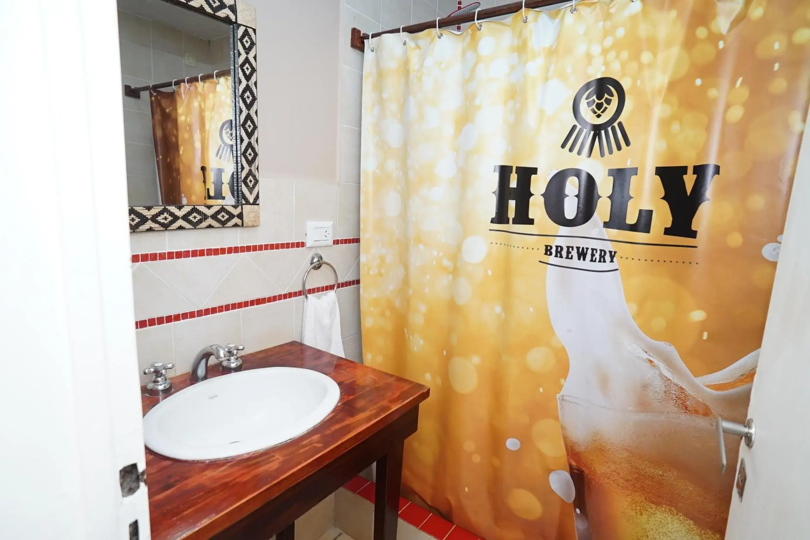 Bed in 4-Bed Mixed Dormitory Room in Beer Hotel Iguazú Bed in 4-Bed Mixed Dormitory Room in Beer Hotel Iguazú