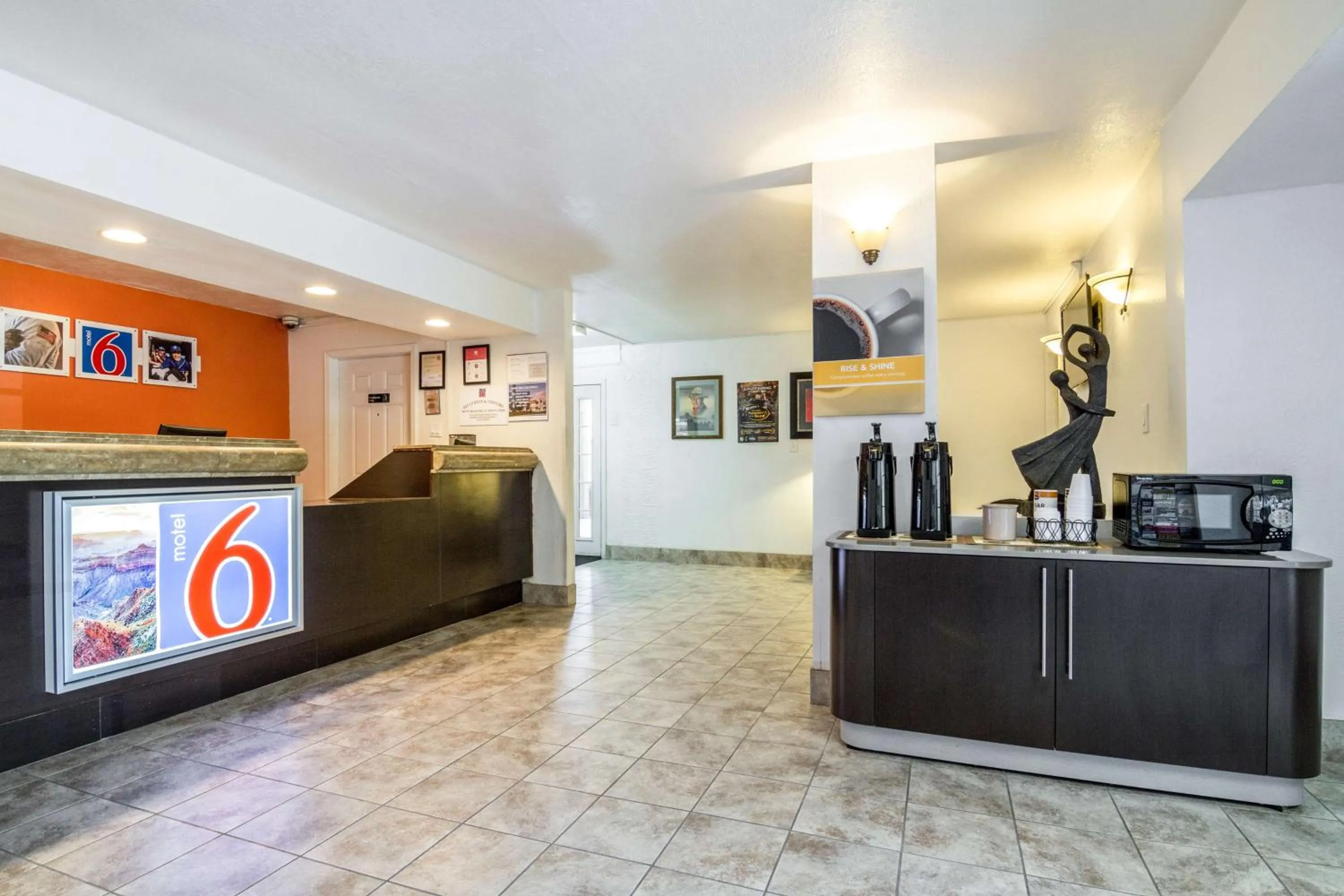 Property logo or sign in Motel 6 Glendale Phoenix