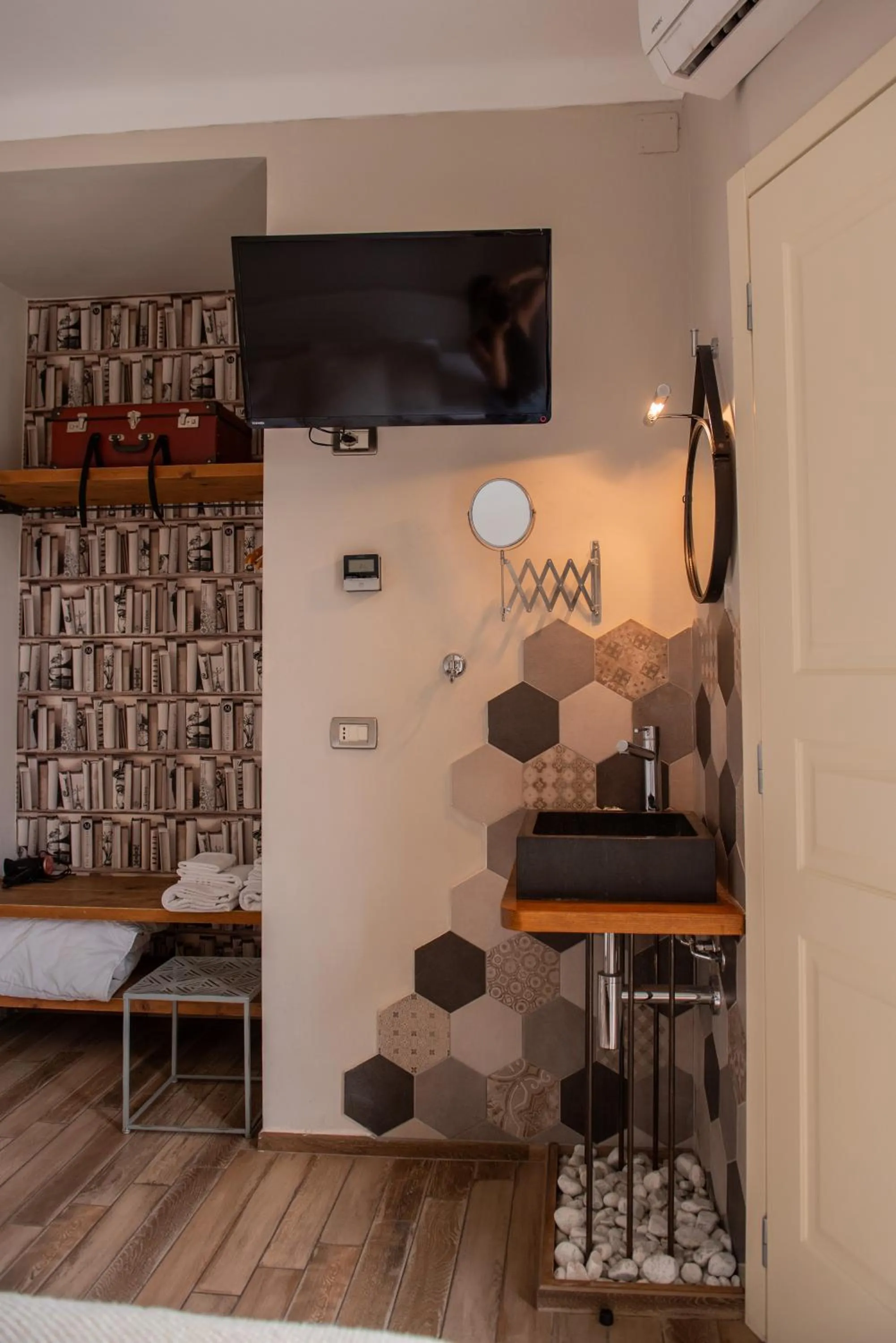 Bedroom in Fra Diavolo