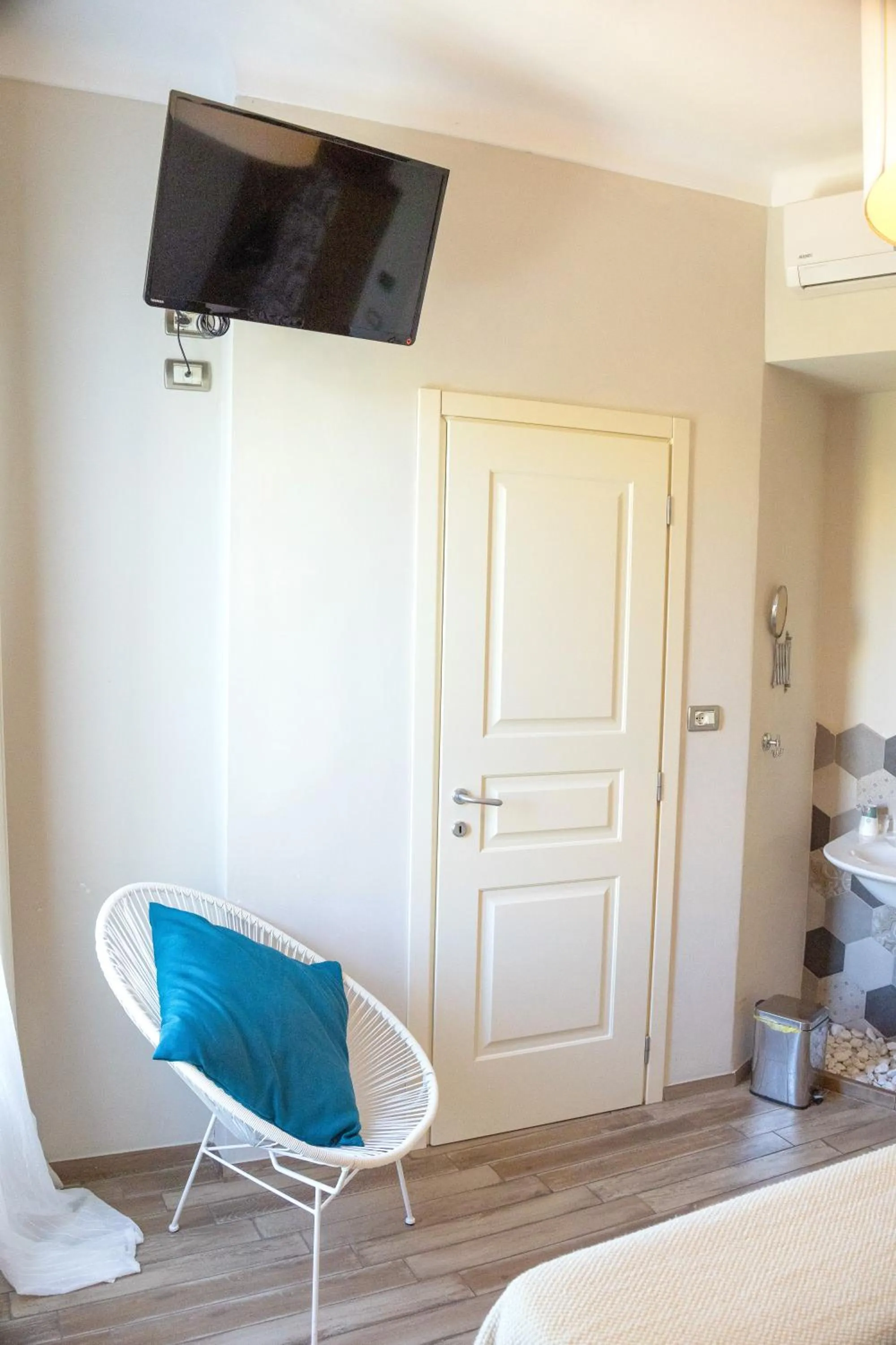 TV and multimedia in Fra Diavolo