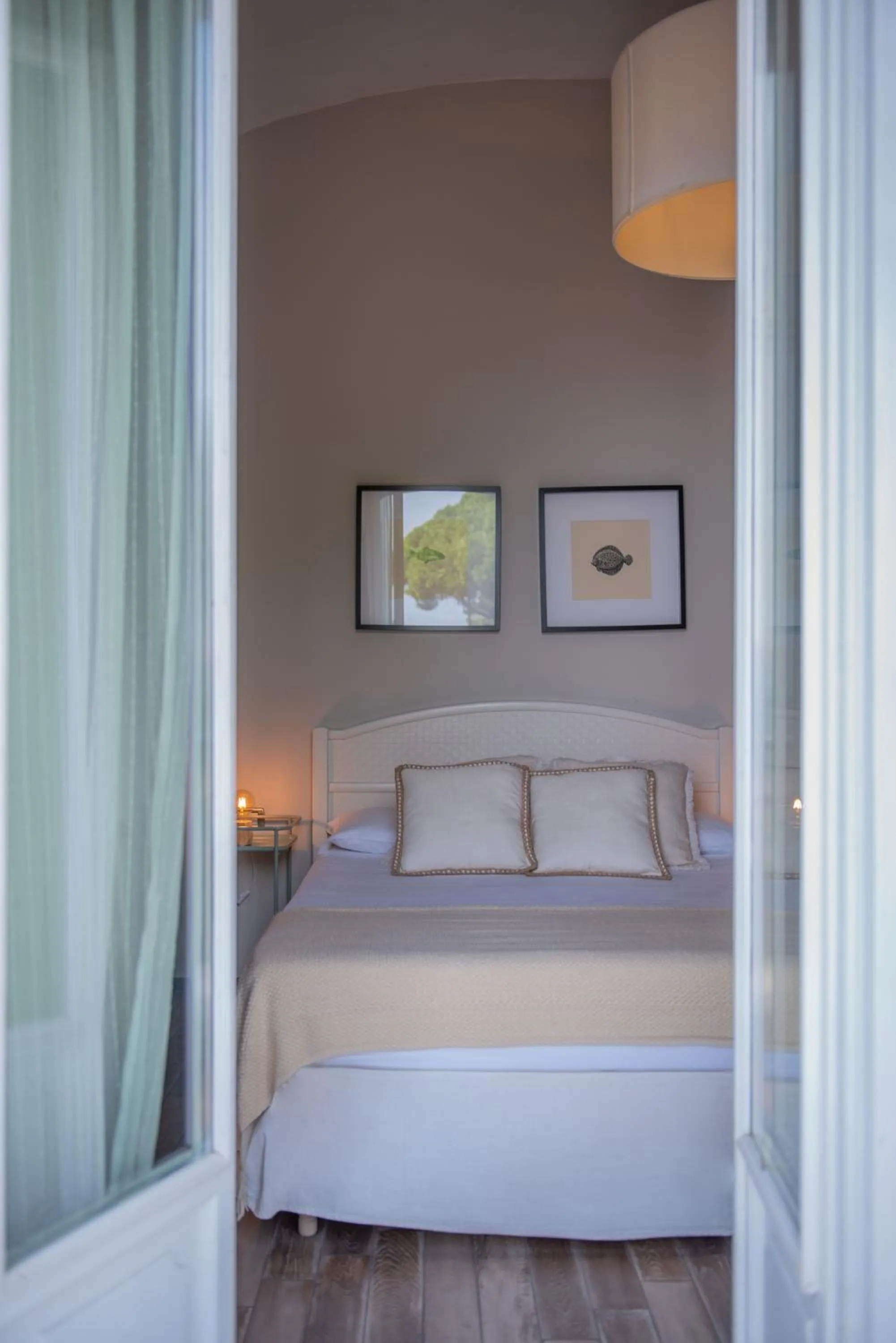 Bedroom, Bed in Fra Diavolo