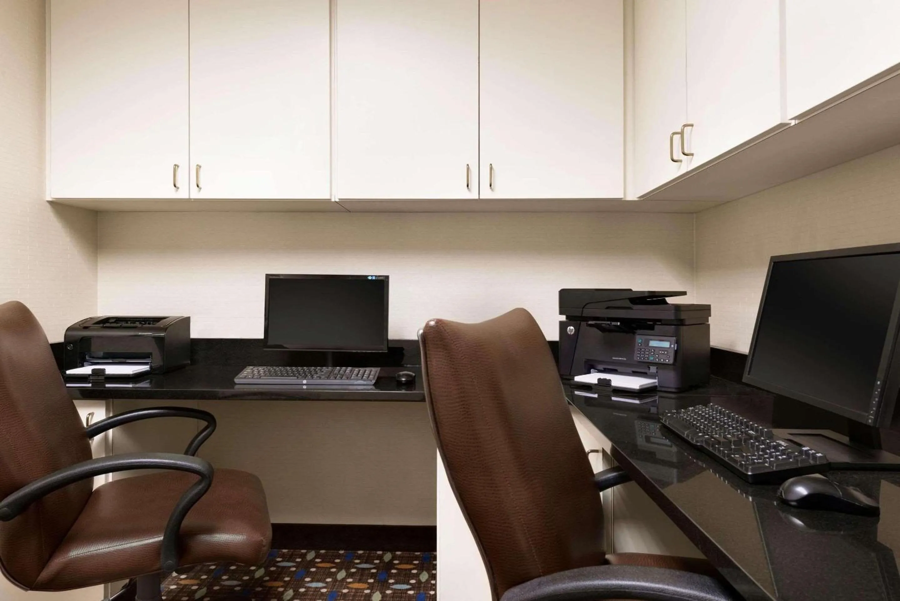 Business facilities in Country Inn & Suites by Radisson, Evansville, IN
