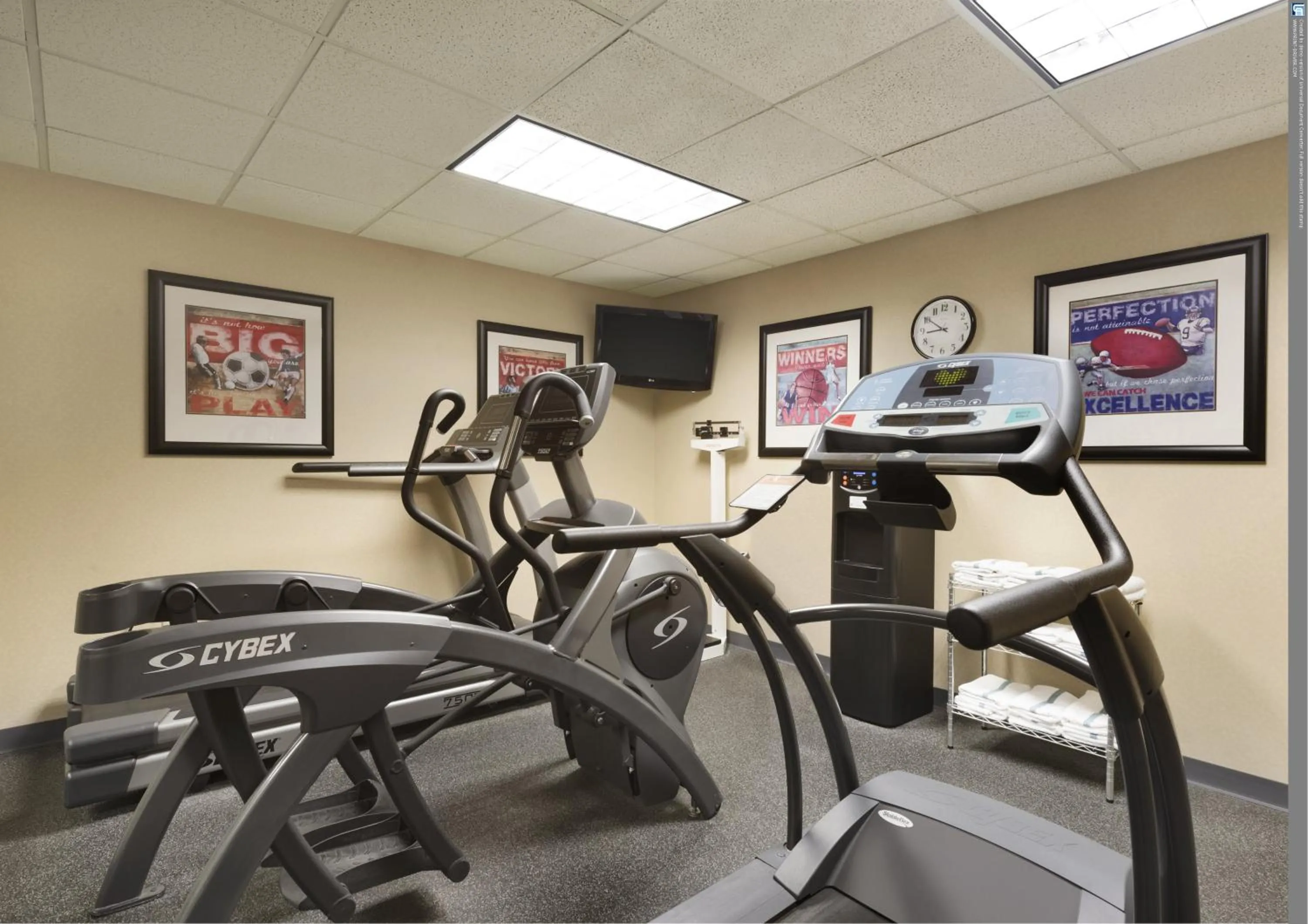 Fitness centre/facilities in Country Inn & Suites by Radisson, Evansville, IN