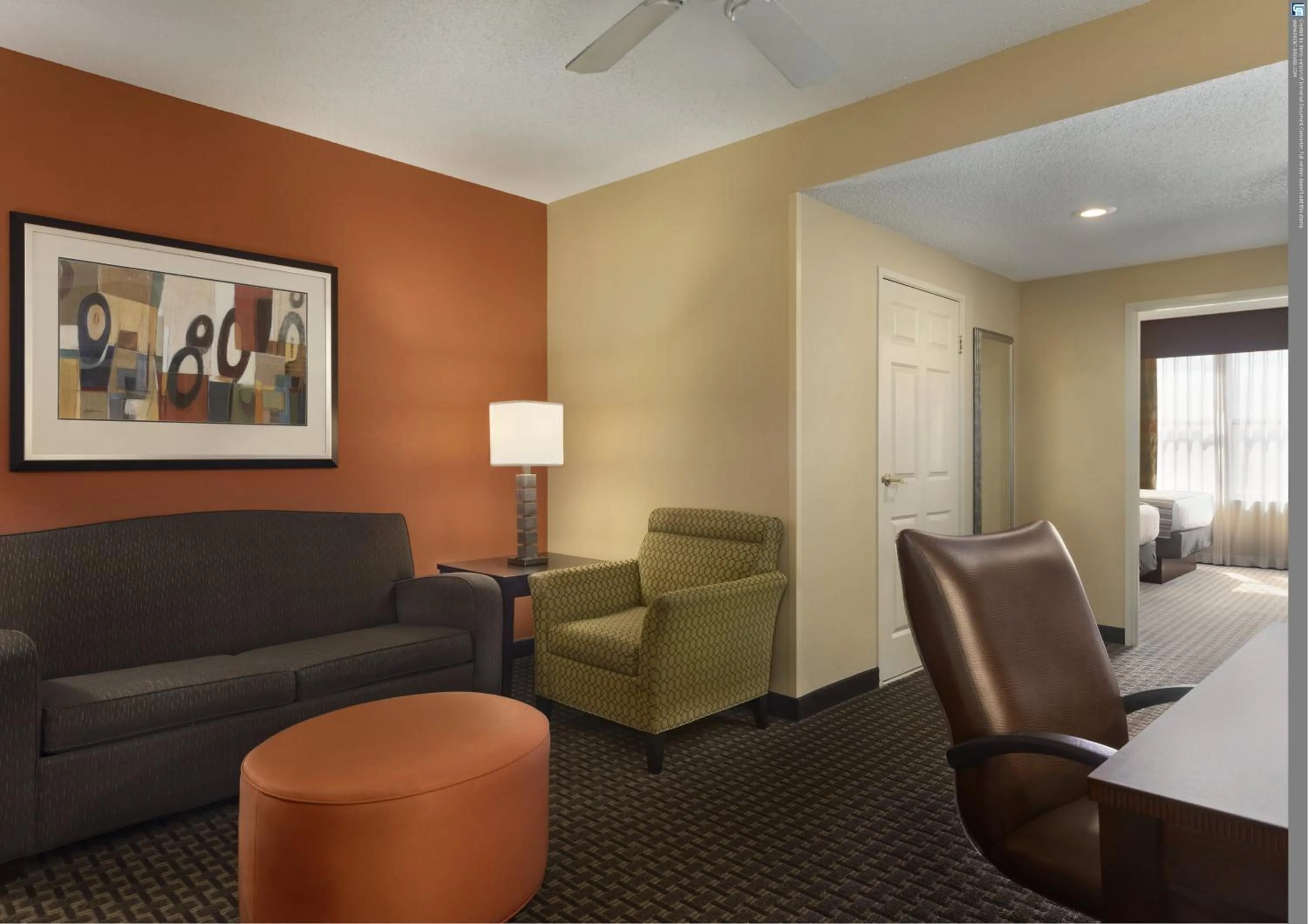 Seating area in Country Inn & Suites by Radisson, Evansville, IN