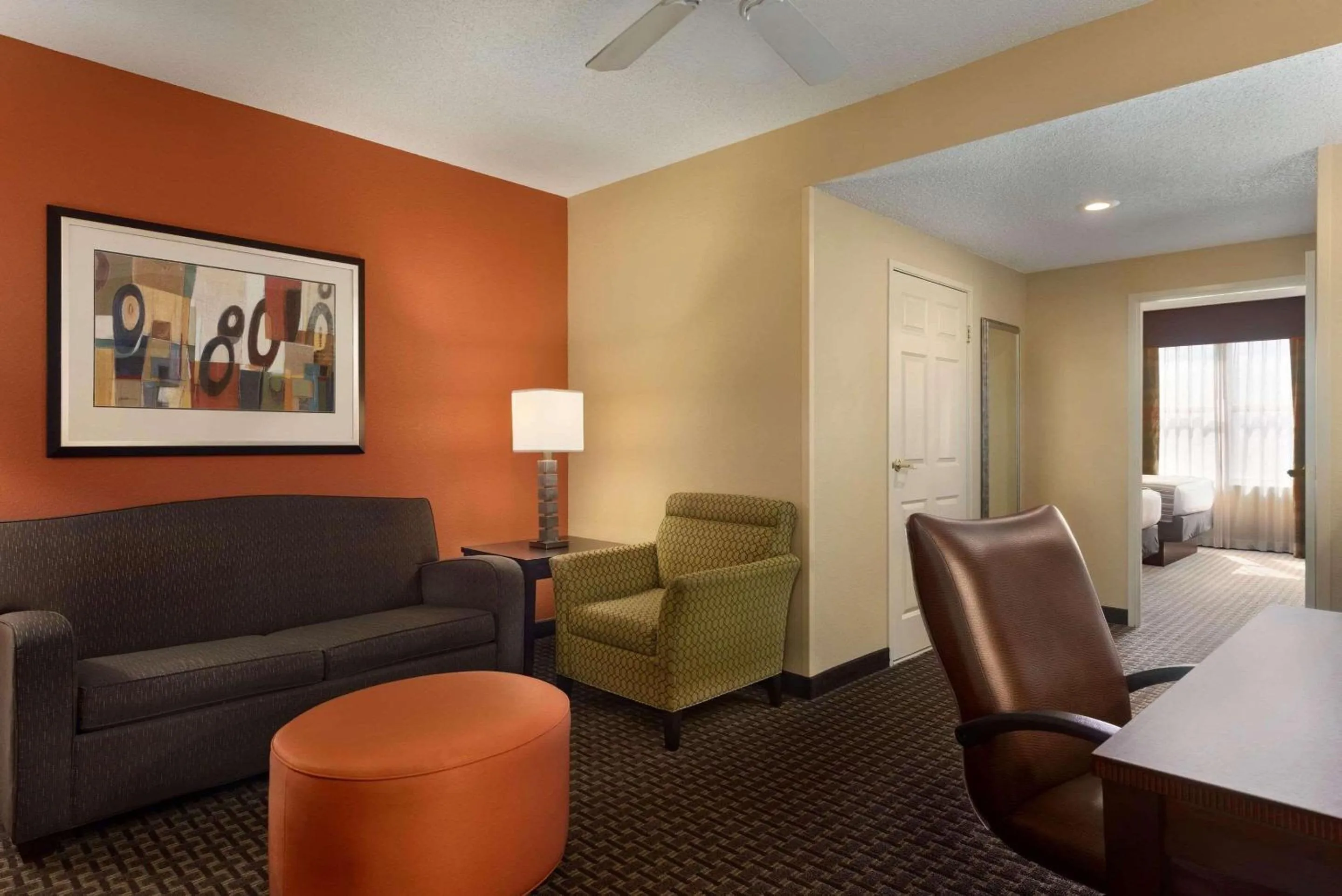 Bedroom in Country Inn & Suites by Radisson, Evansville, IN