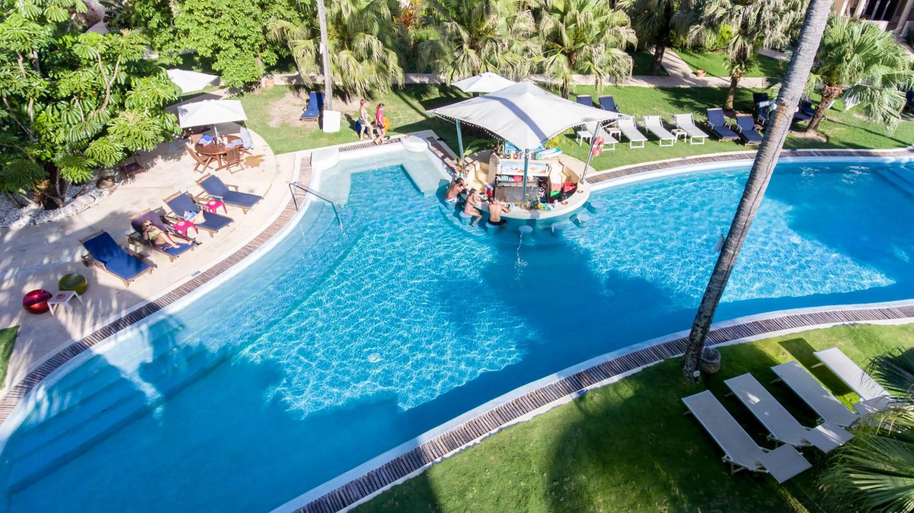 Swimming pool in Hotel Alisei