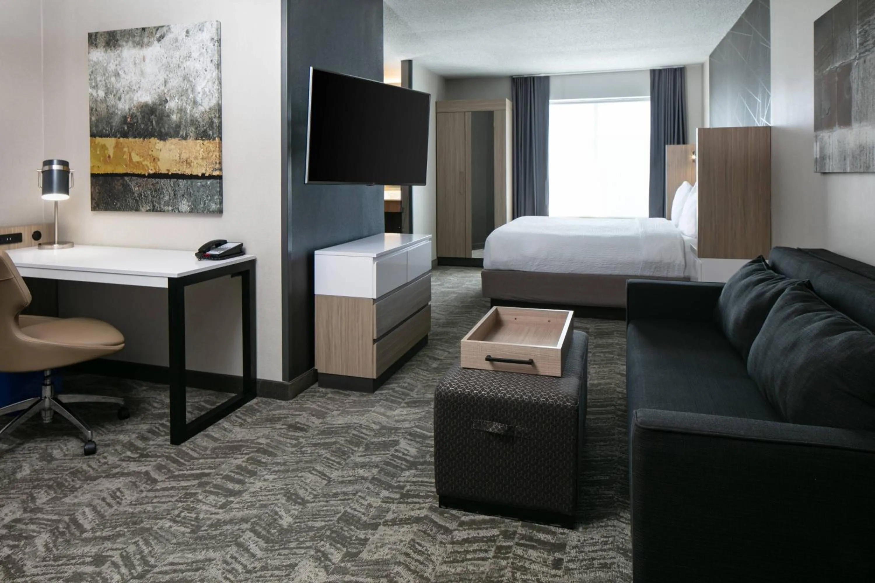 Living room, Bed in SpringHill Suites by Marriott Tulsa
