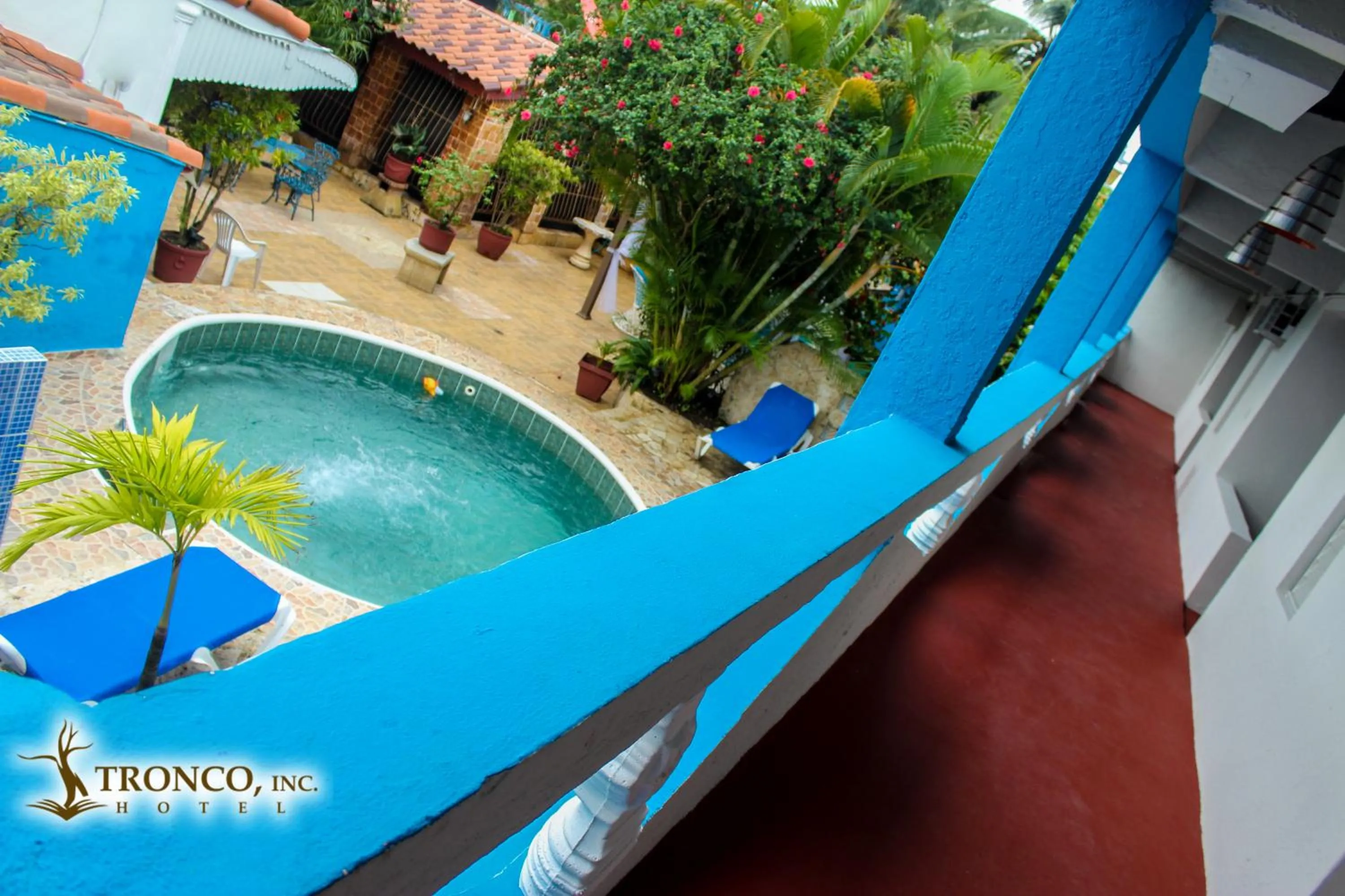 Swimming pool in Hotel El Tronco Inc