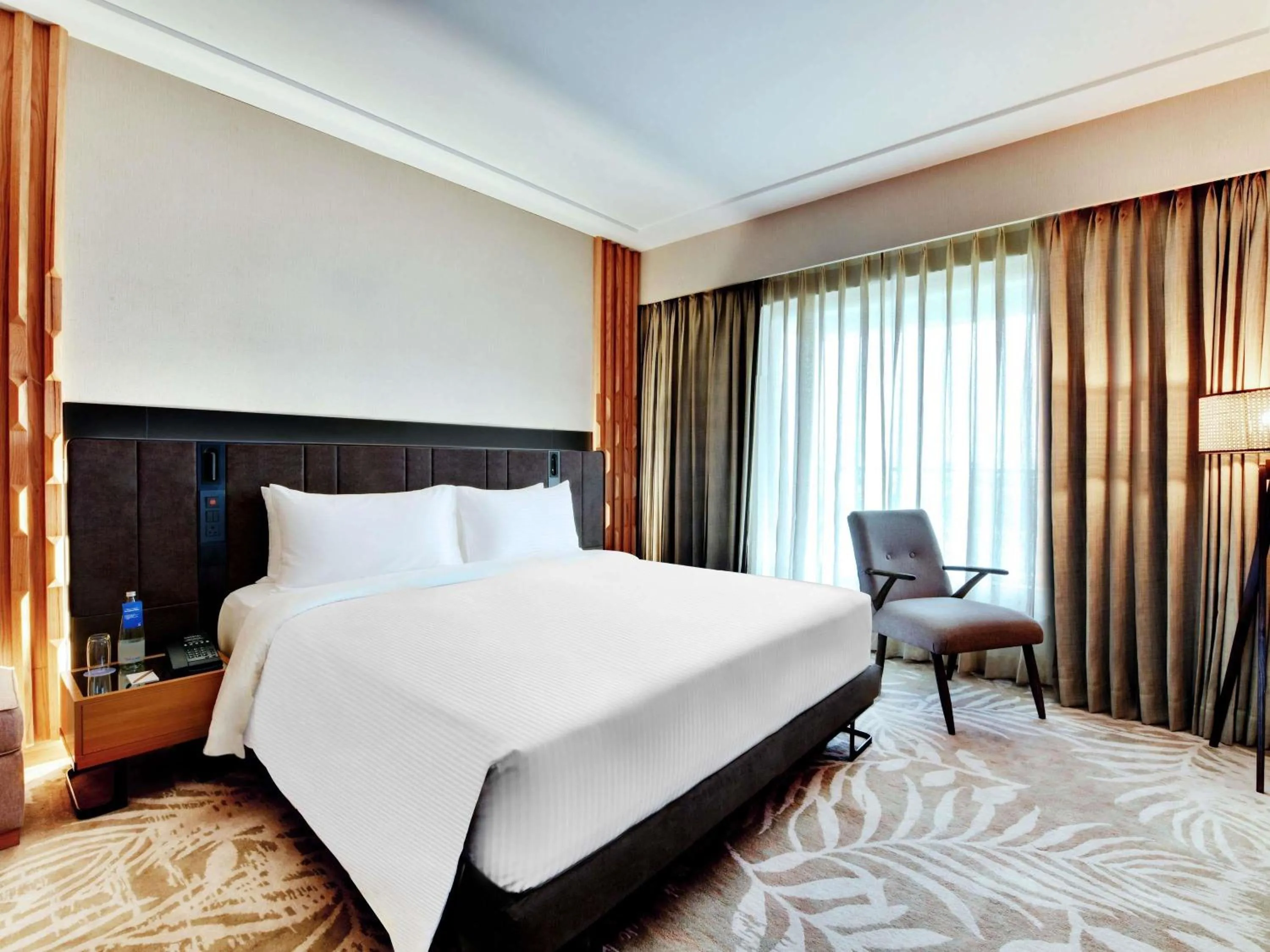 Bedroom, Bed in Novotel Hyderabad Airport