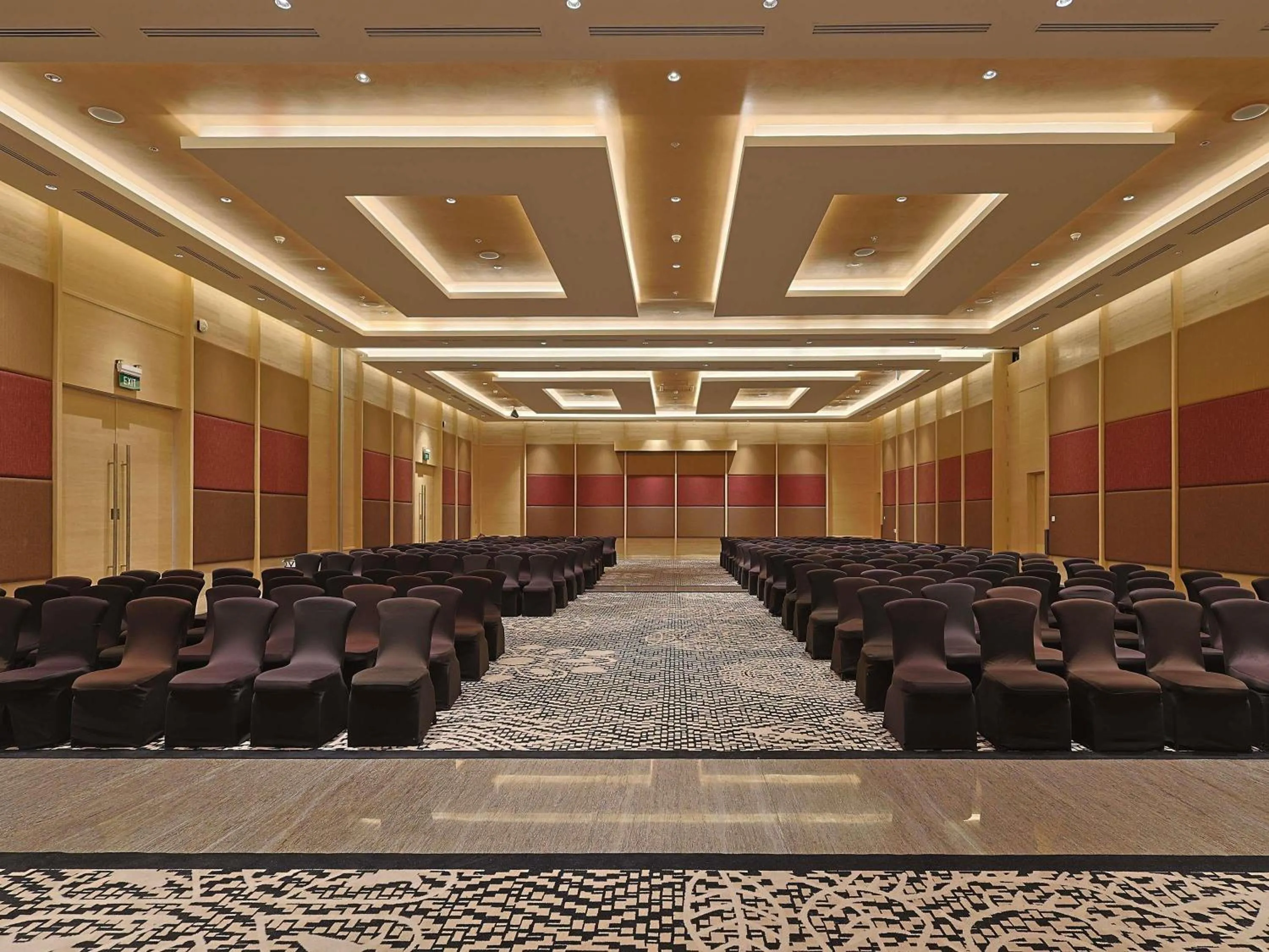 Meeting/conference room in Novotel Hyderabad Airport