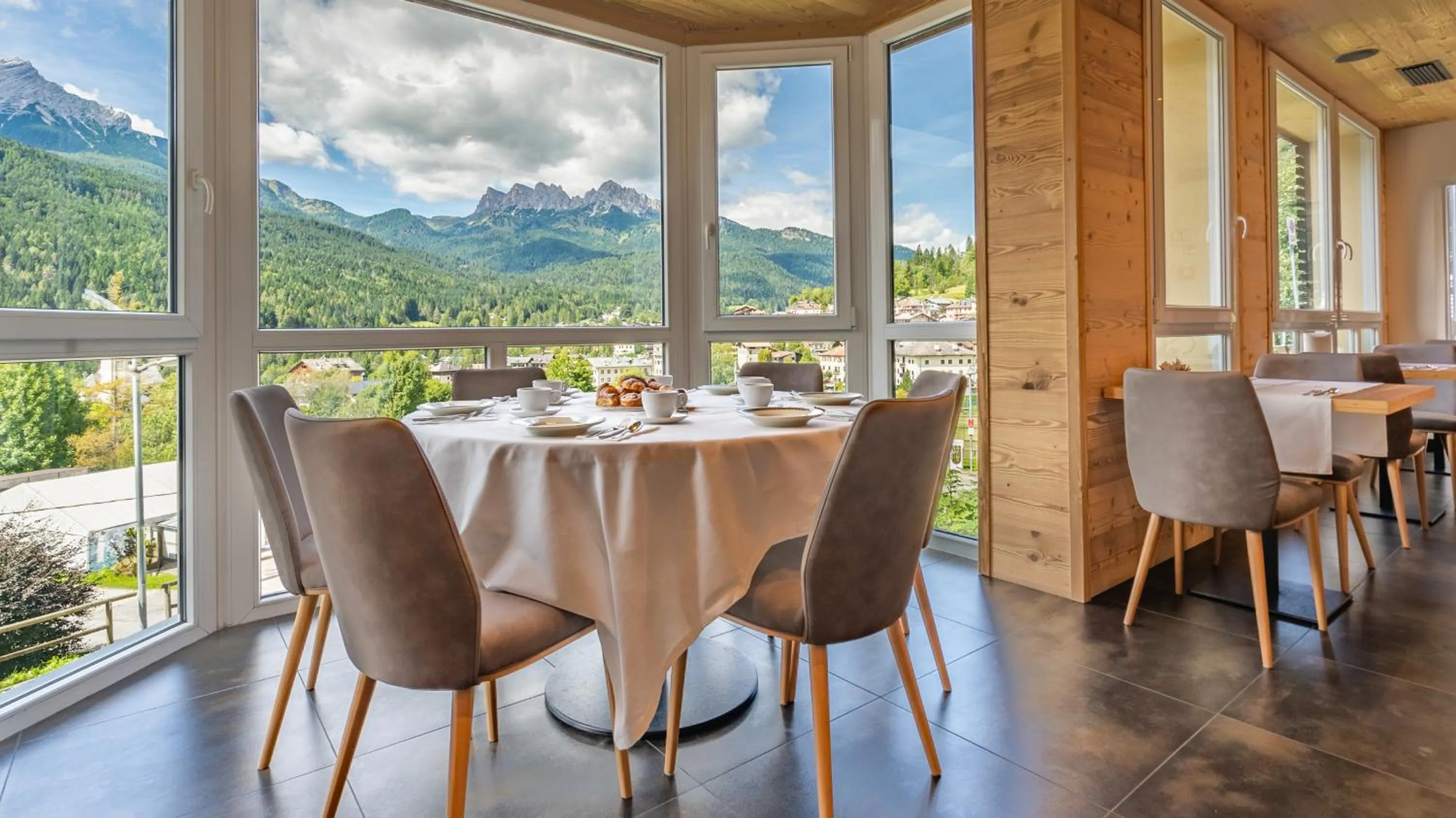 Restaurant/places to eat in TH Cadore - Hotel Antelao