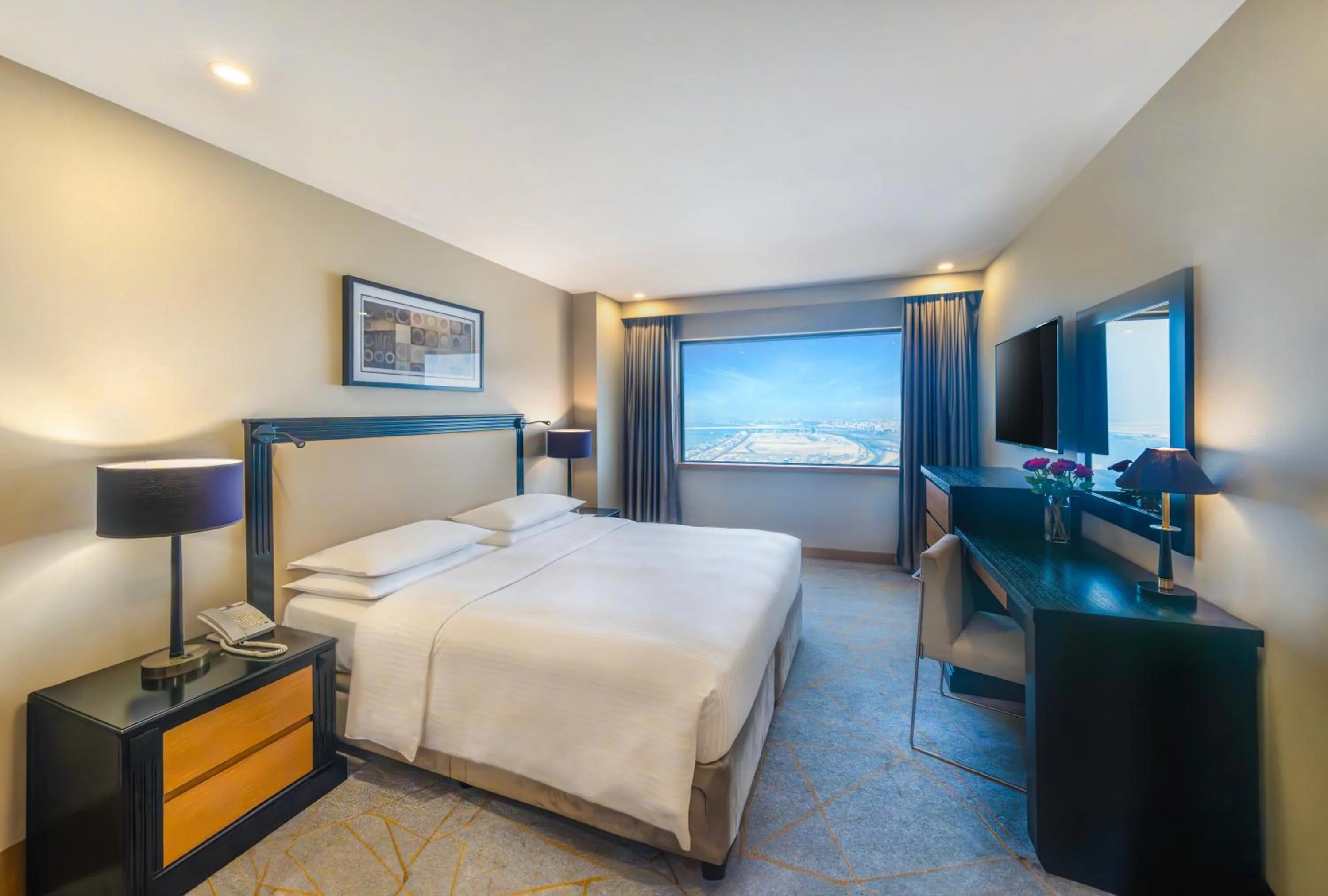 Bed in Hyatt Regency Galleria Residence Dubai