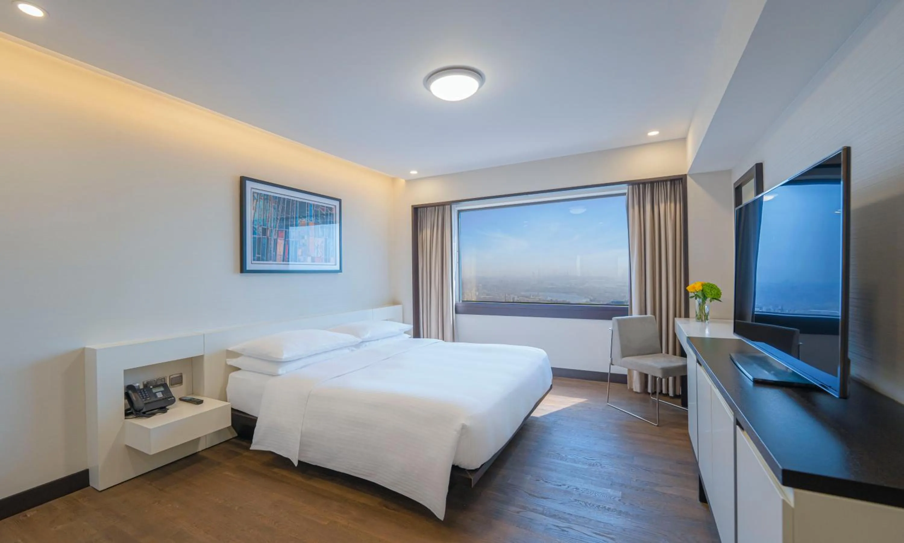 Bed in Hyatt Regency Galleria Residence Dubai