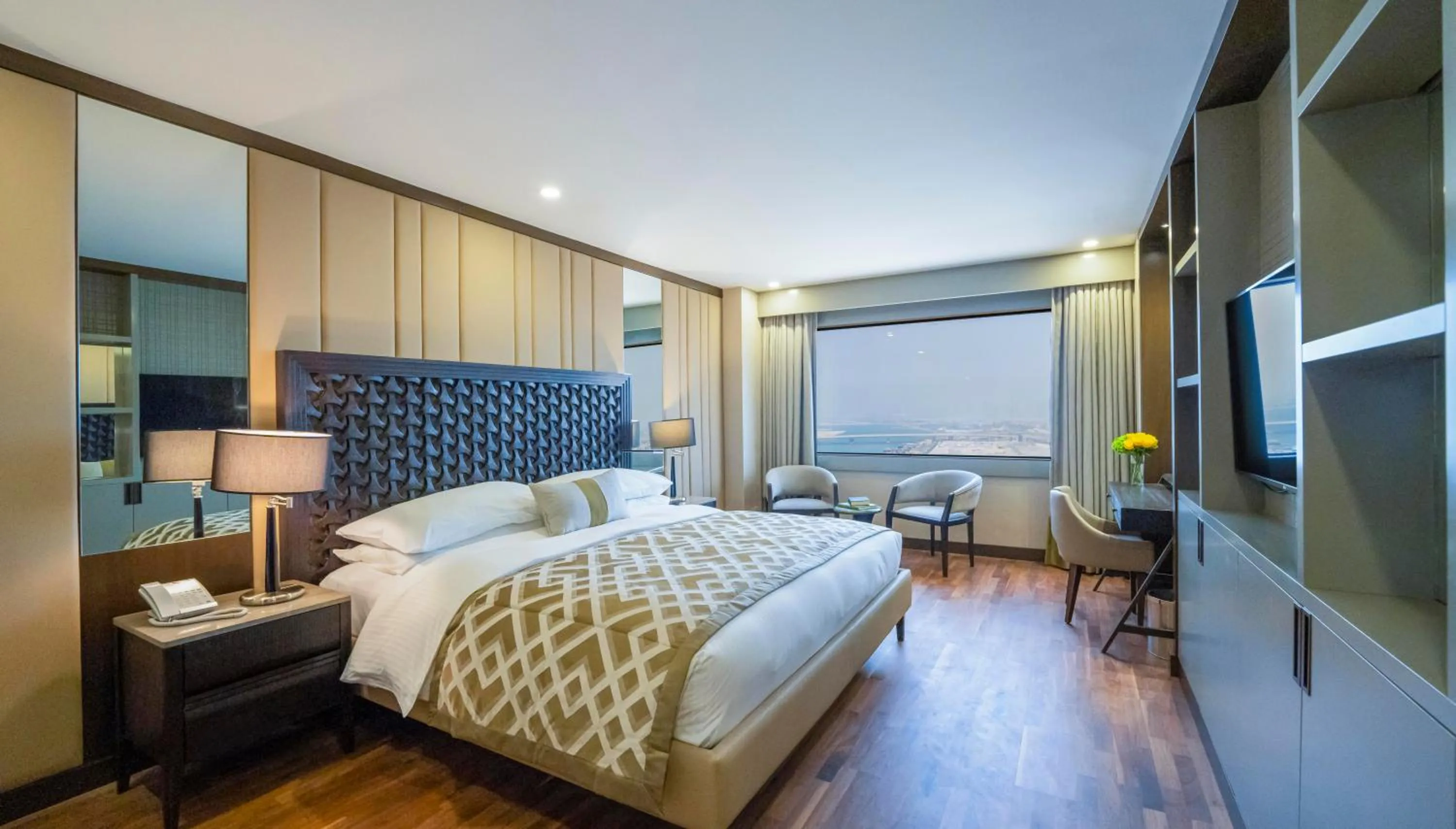 Bed in Hyatt Regency Galleria Residence Dubai