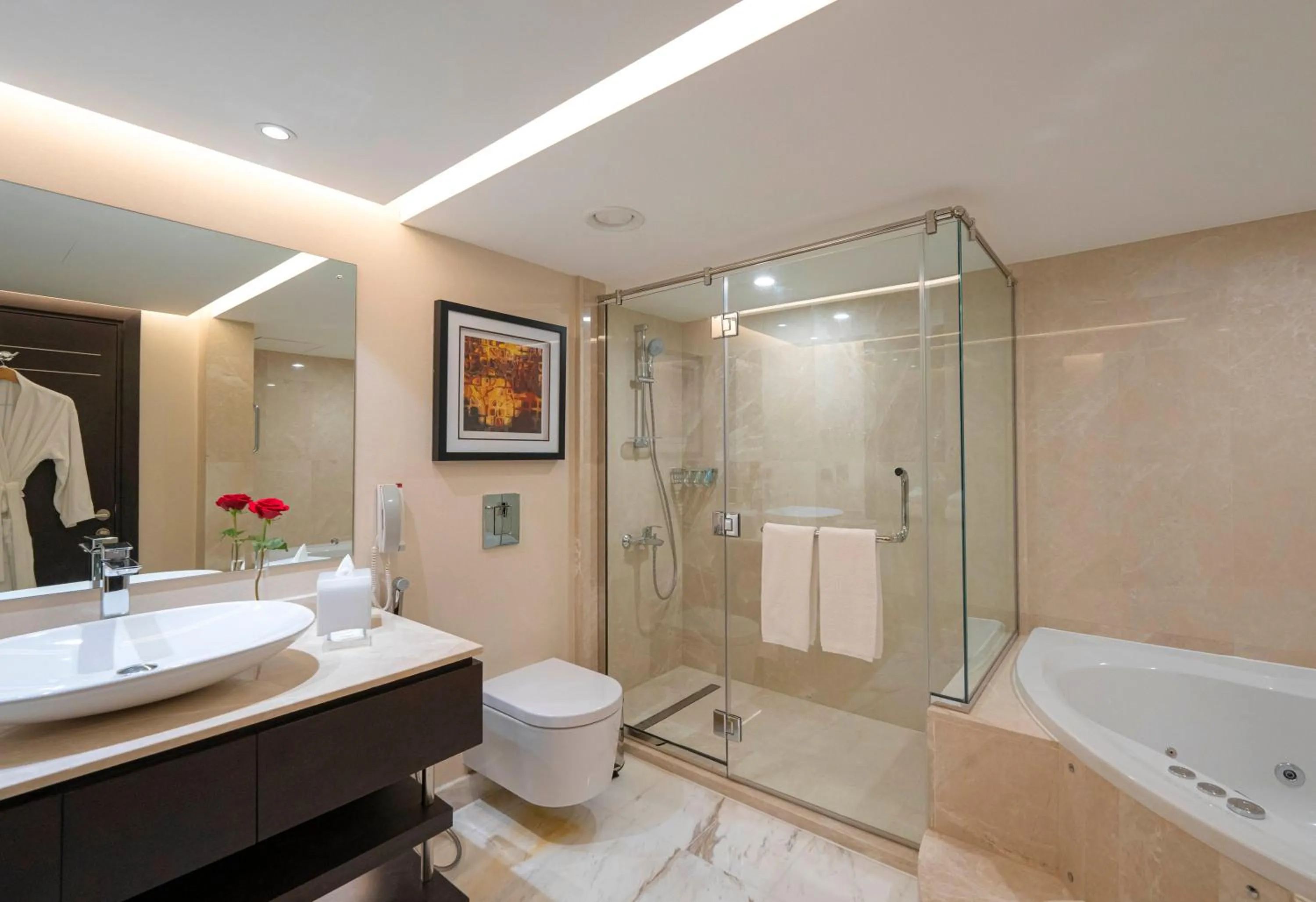 Shower in Hyatt Regency Galleria Residence Dubai