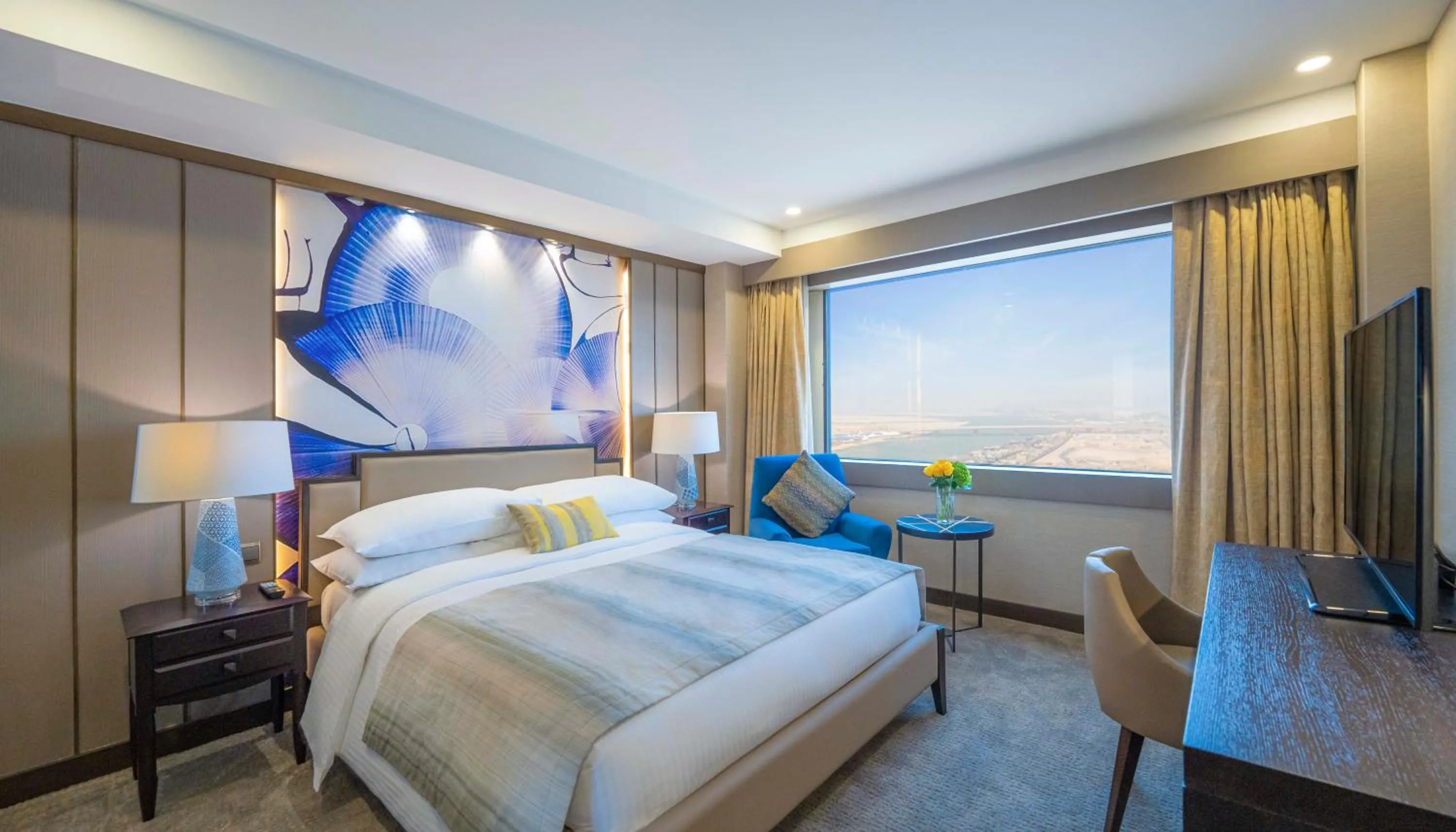 Bed in Hyatt Regency Galleria Residence Dubai