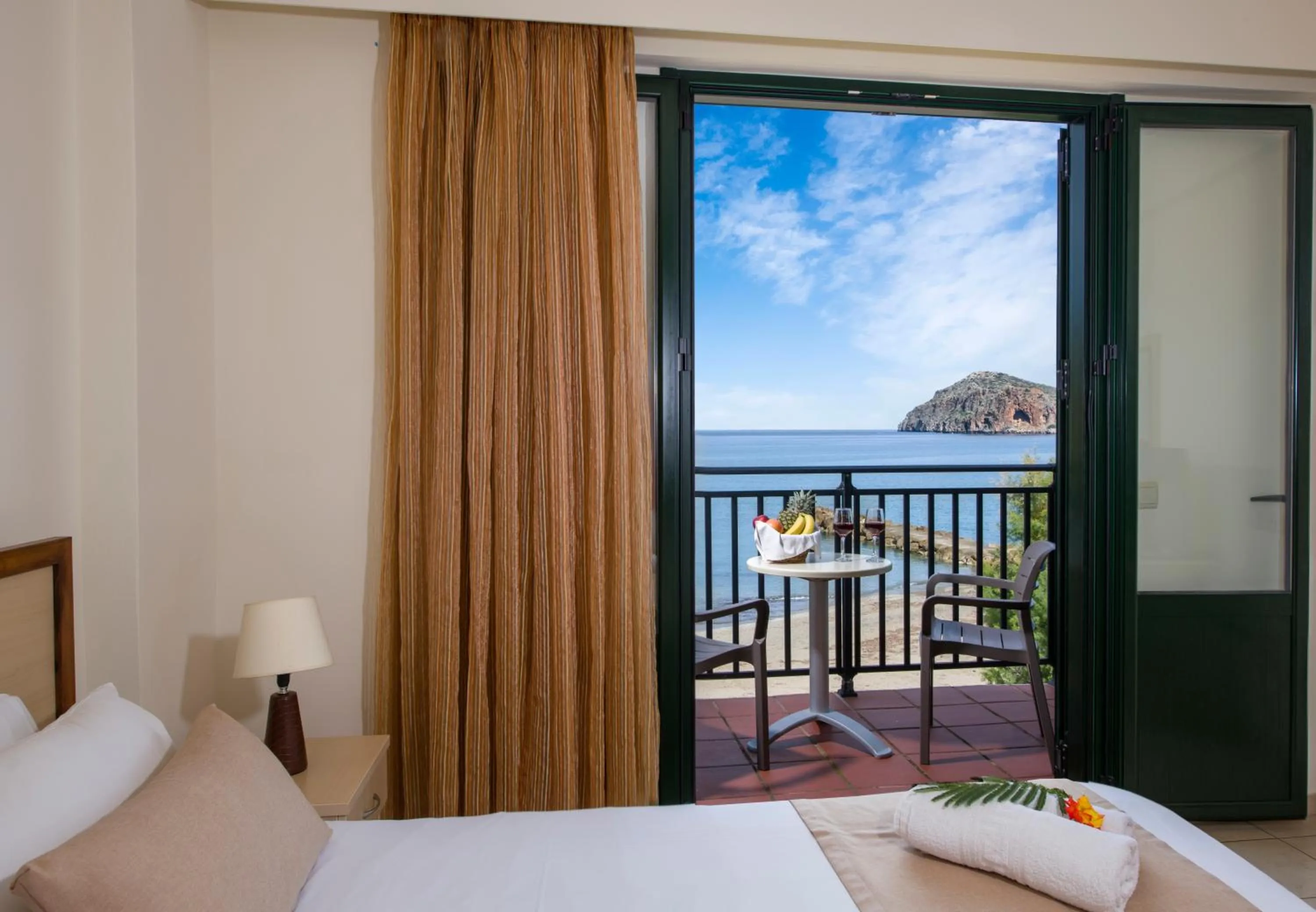 Bed in Margarita Beach Hotel