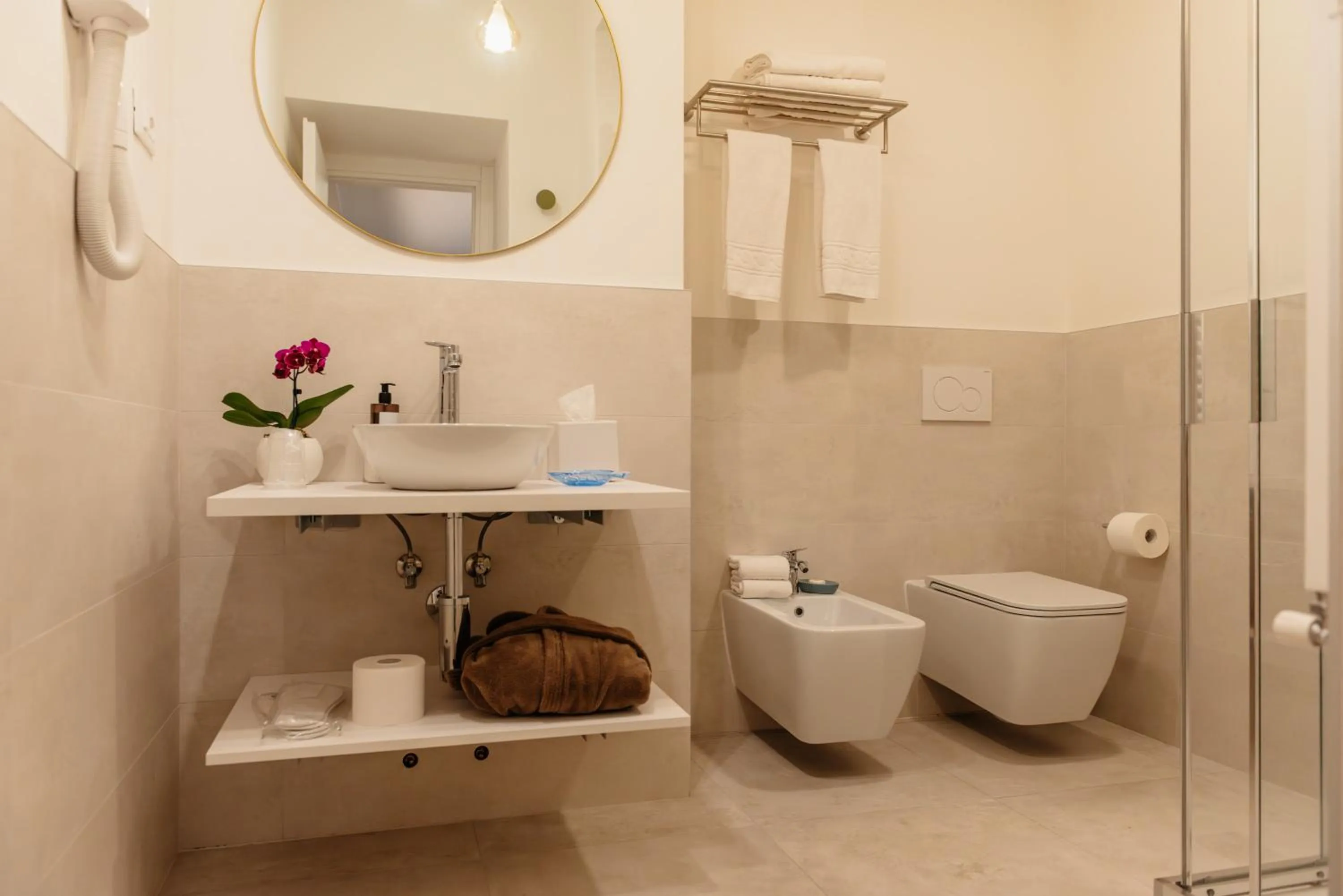 Shower in Hotel Due Palme