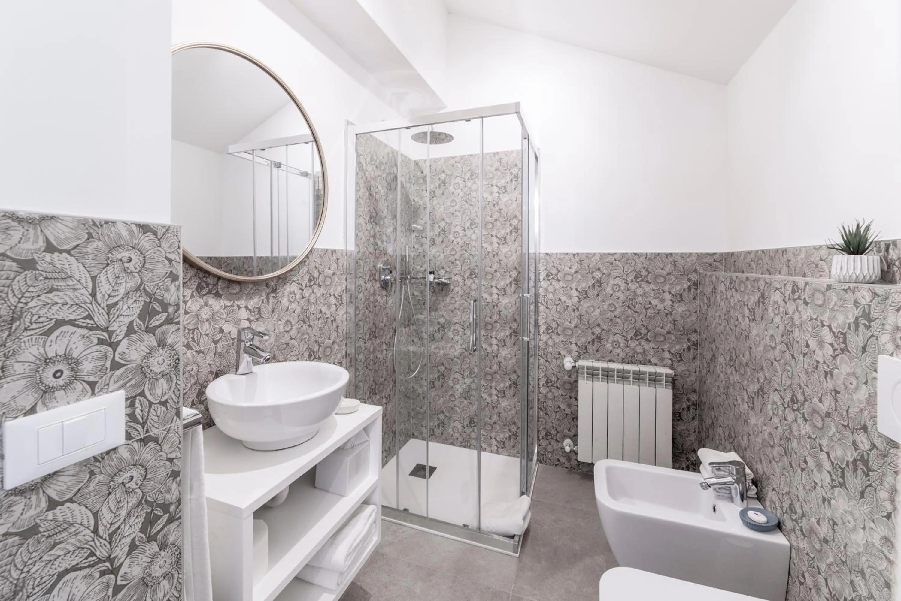 Shower in Hotel Due Palme