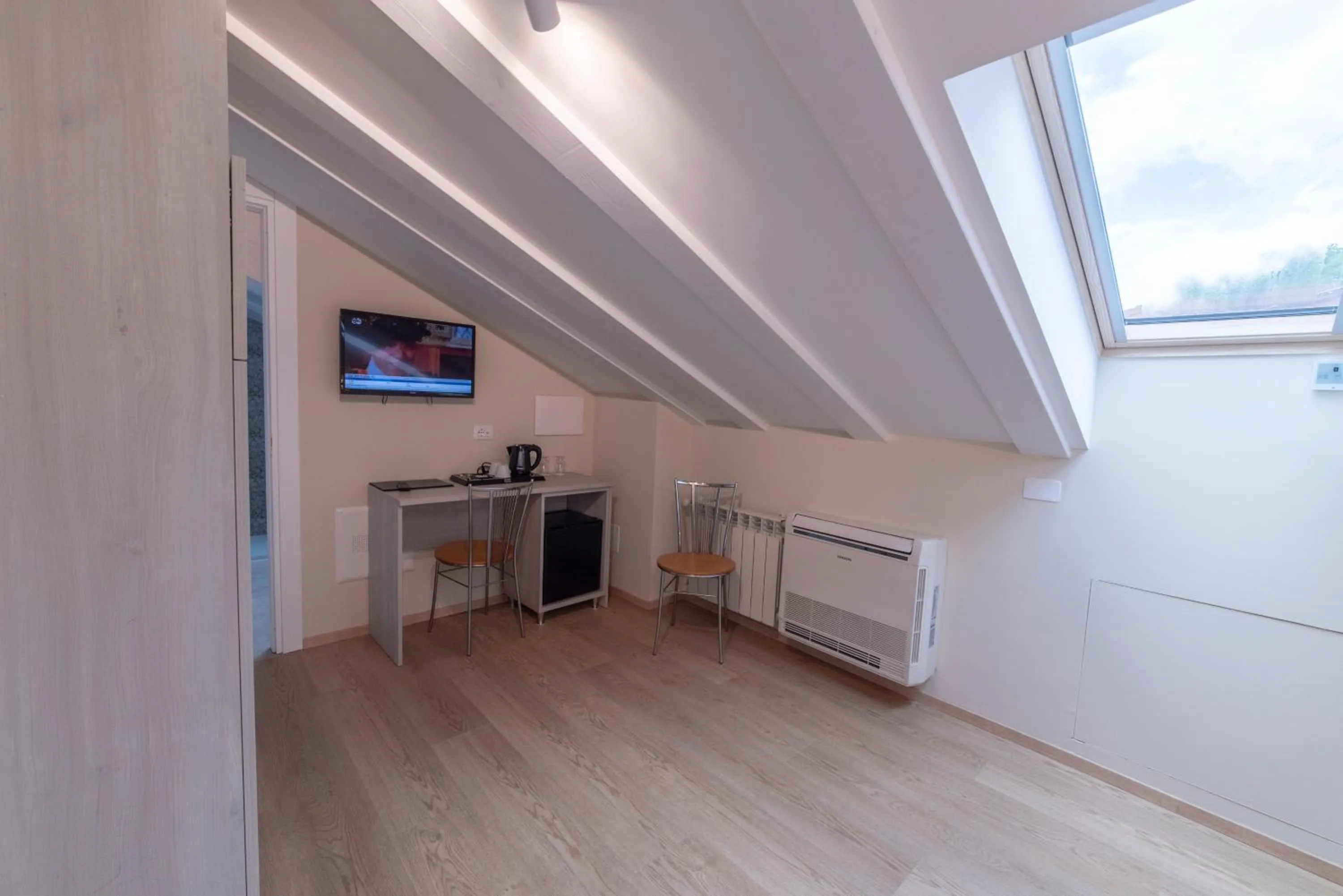 Photo of the whole room in Hotel Due Palme