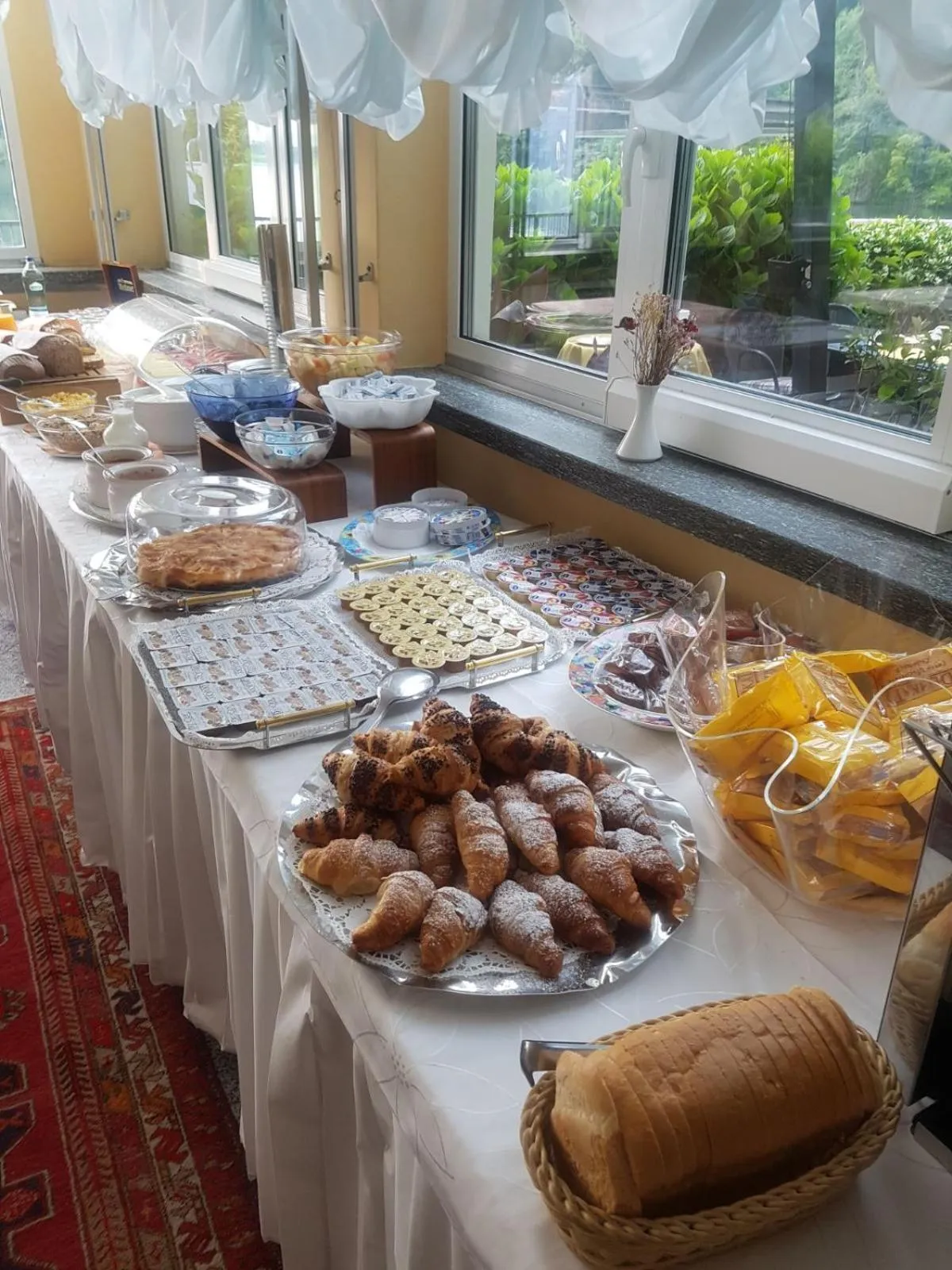 Buffet breakfast in Hotel Due Palme